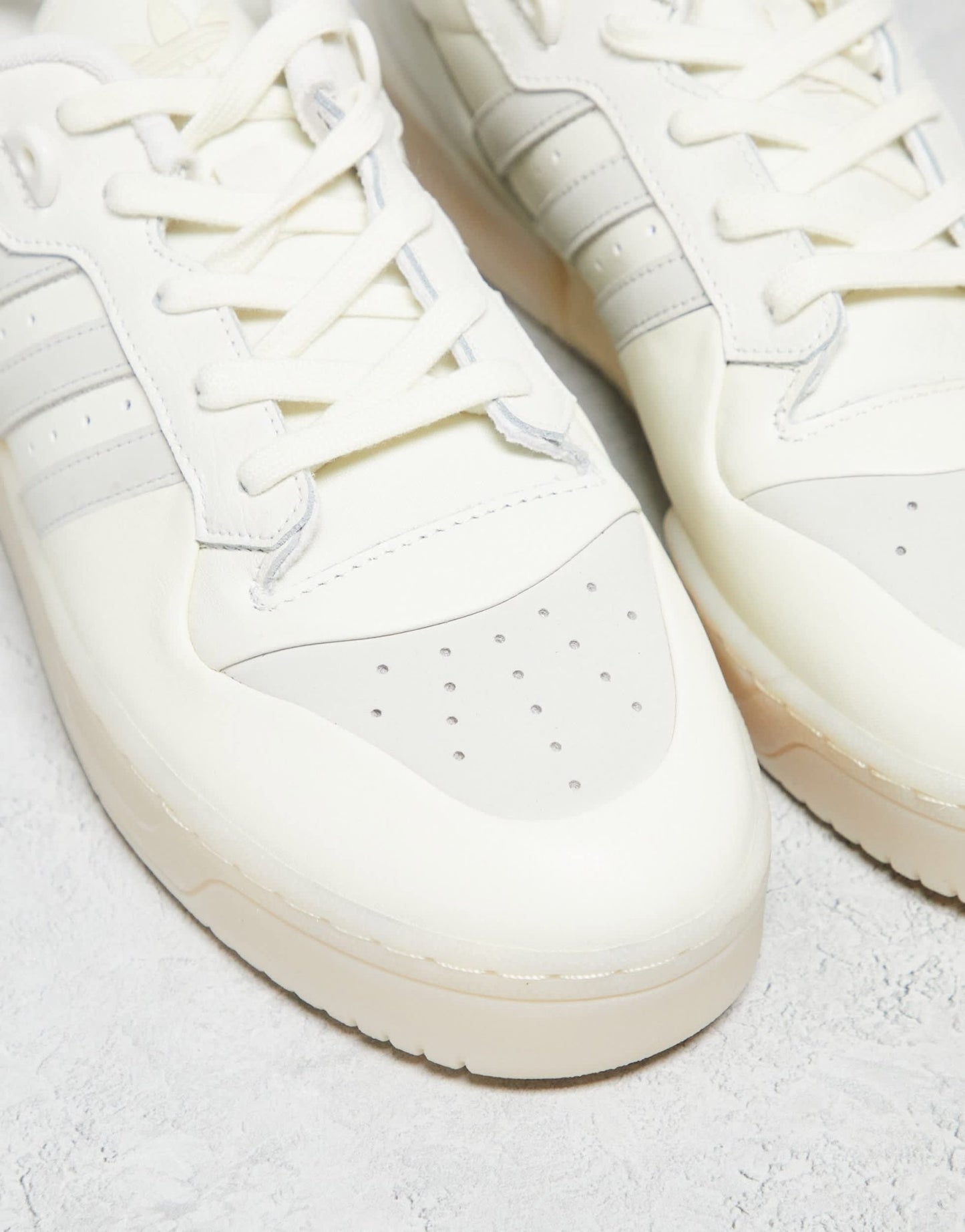 adidas Originals Rivalry low trainers in white - ASOS Sample Sale EU Store