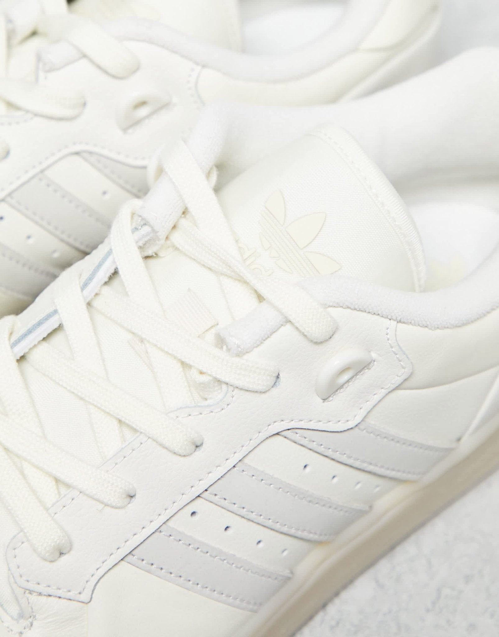 adidas Originals Rivalry low trainers in white - ASOS Sample Sale EU Store