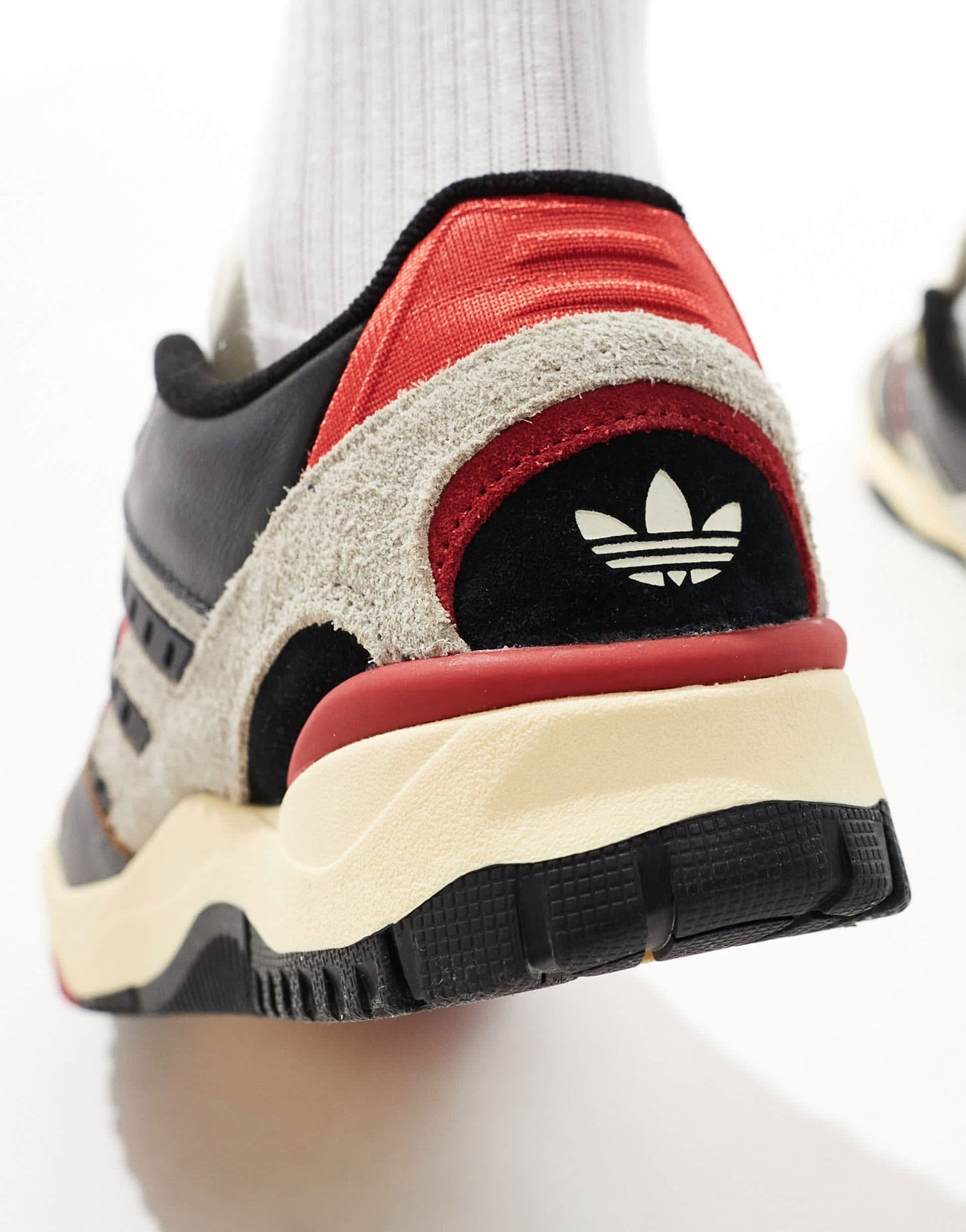 adidas Originals Torsion Phantom Low trainers in off white, black & red - ASOS Sample Sale EU Store