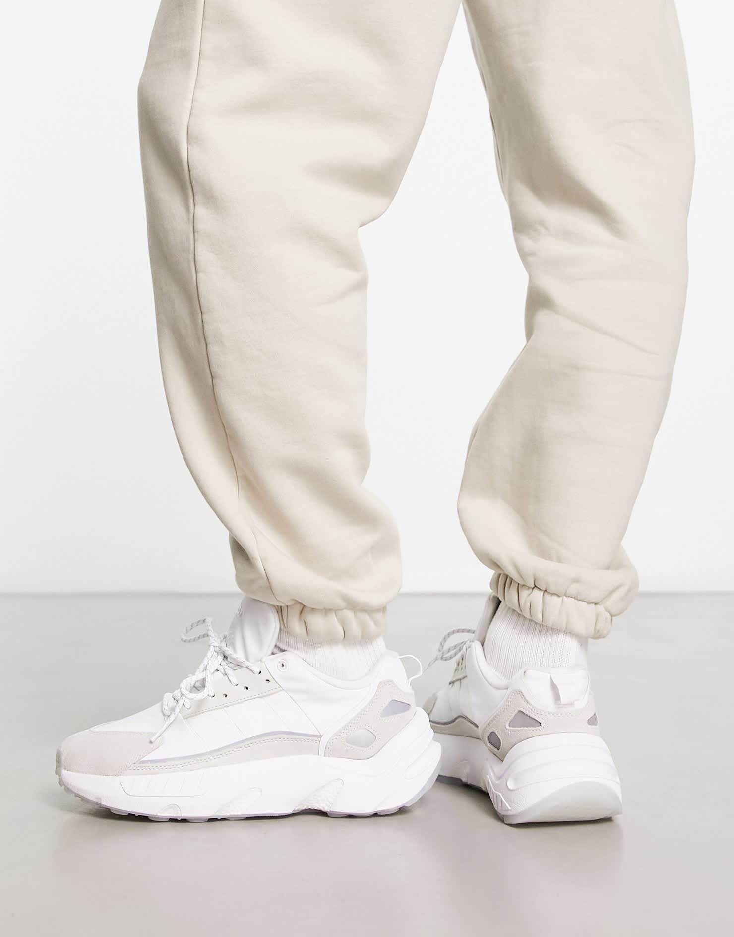 adidas Originals ZX 22 Boost trainers in triple white - ASOS Sample Sale EU Store