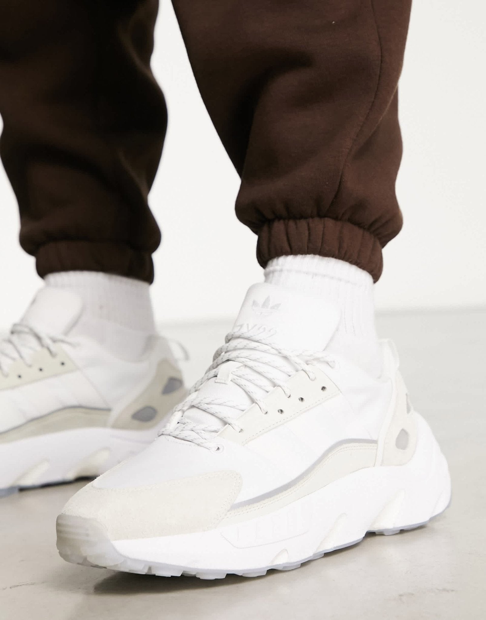 adidas Originals ZX22 Boost trainers in triple white - ASOS Sample Sale EU Store