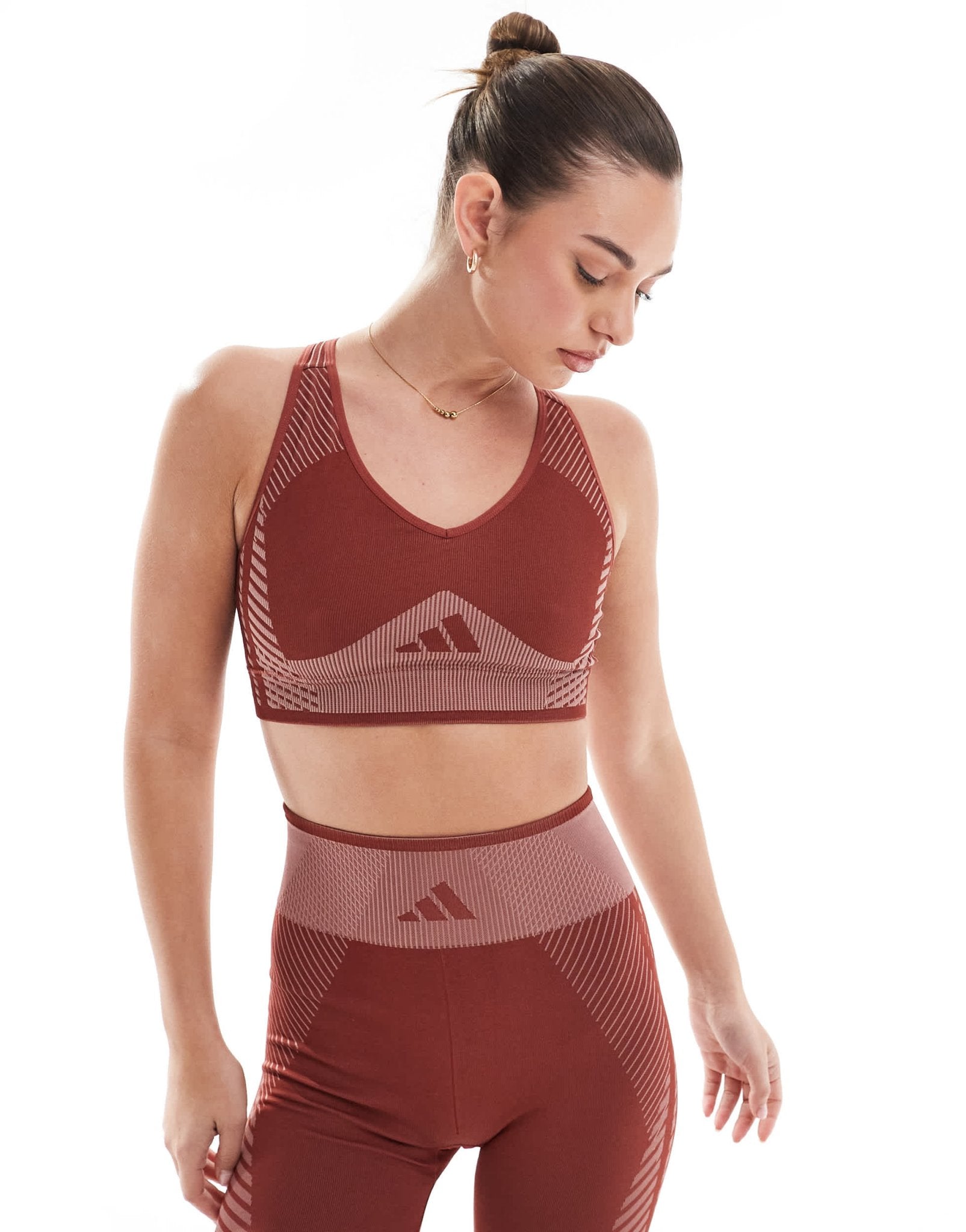 adidas Training D4T light support sports bra in burgundy - ASOS Sample Sale EU Store
