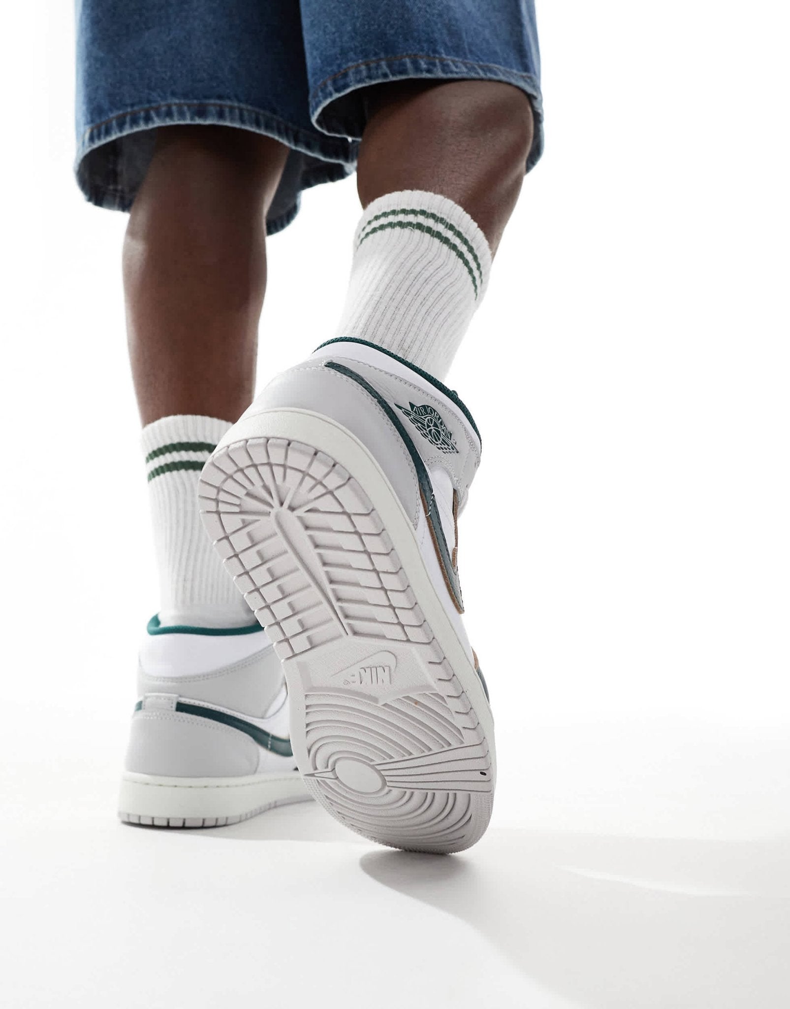 Air Jordan 1 mid trainers in white, grey and dark green - ASOS Sample Sale EU Store