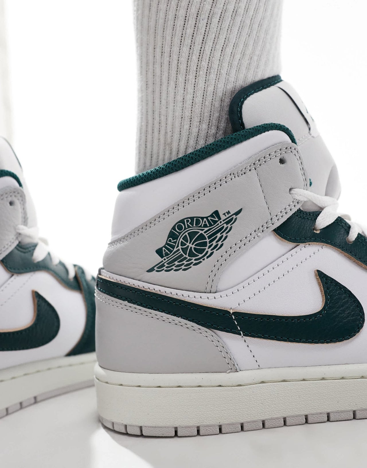 Air Jordan 1 mid trainers in white, grey and dark green - ASOS Sample Sale EU Store