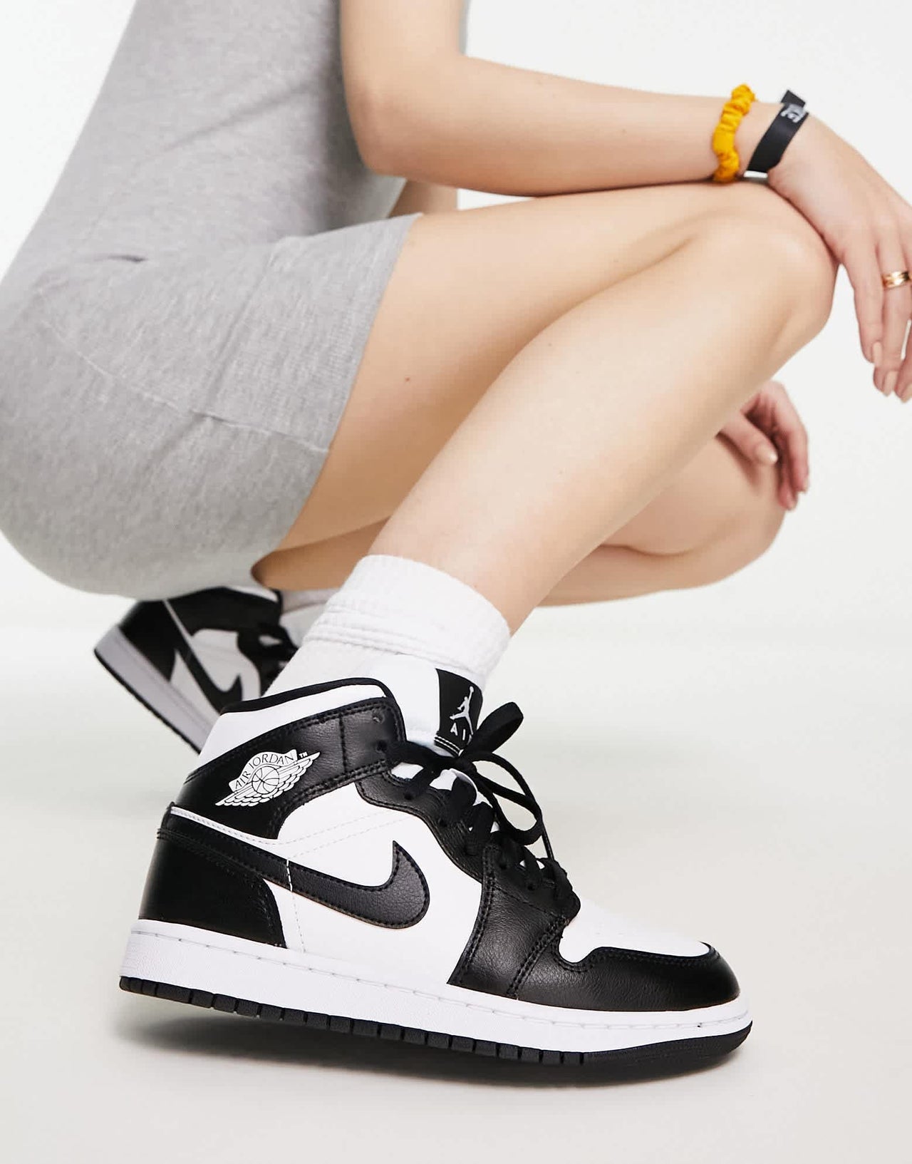 Air Jordan 1 Mid womens trainers in white and black - ASOS Sample Sale EU Store