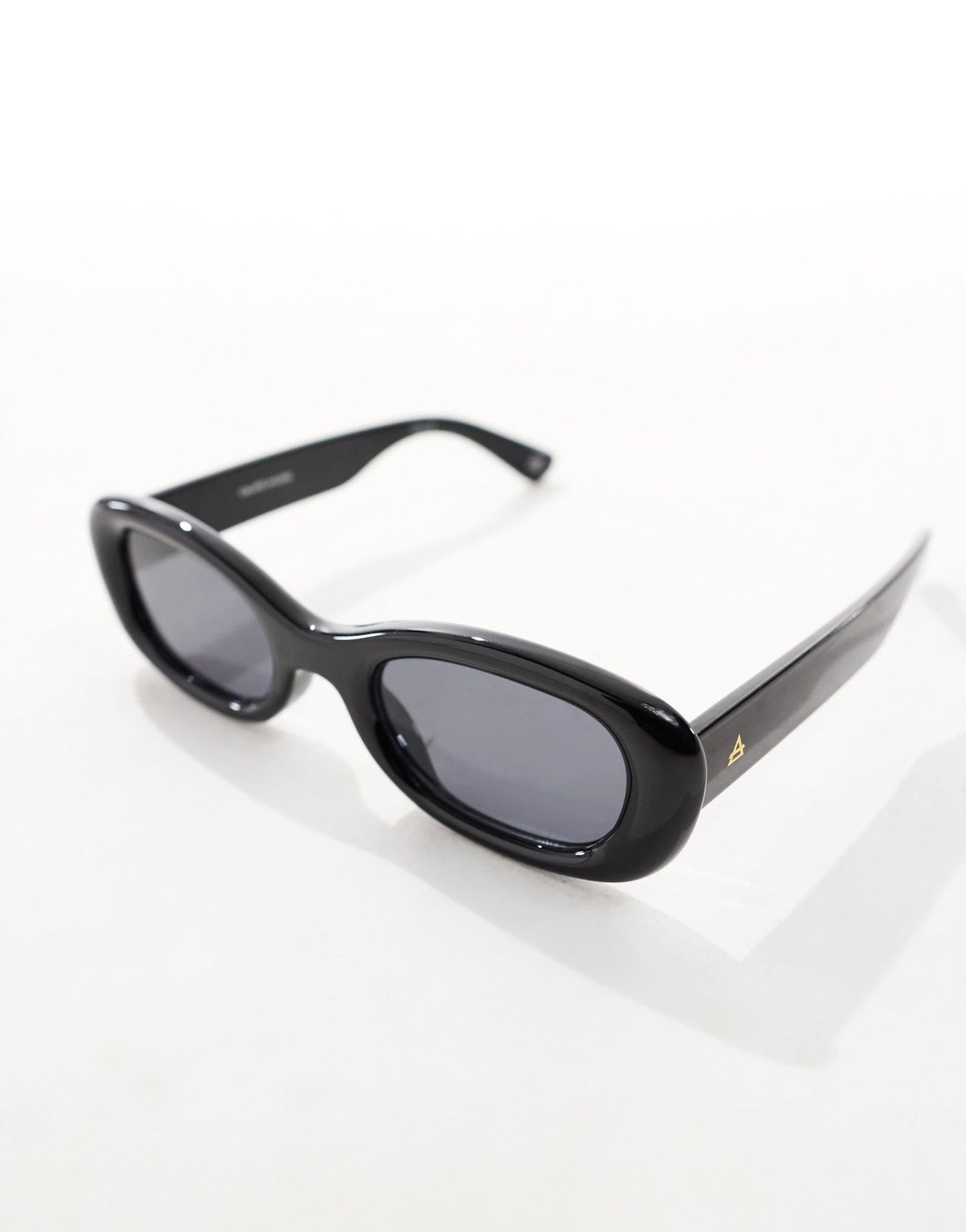 AIRE calisto oval sunglasses in black - ASOS Sample Sale EU Store