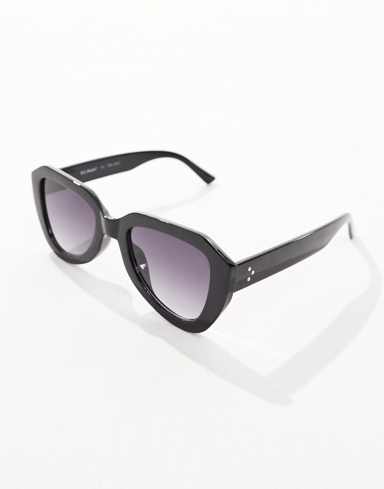 AJ Morgan oversized angular sunglasses in black - ASOS Sample Sale EU Store