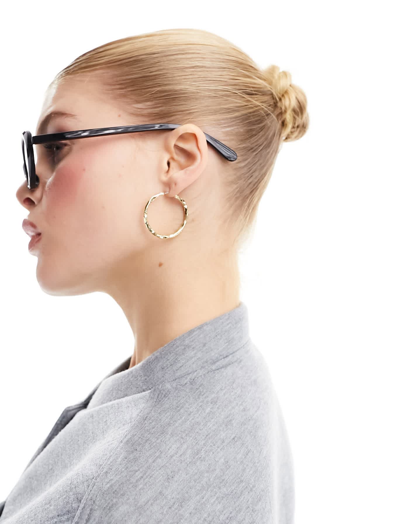 ALDO oval sunglasses in all black - ASOS Sample Sale EU Store
