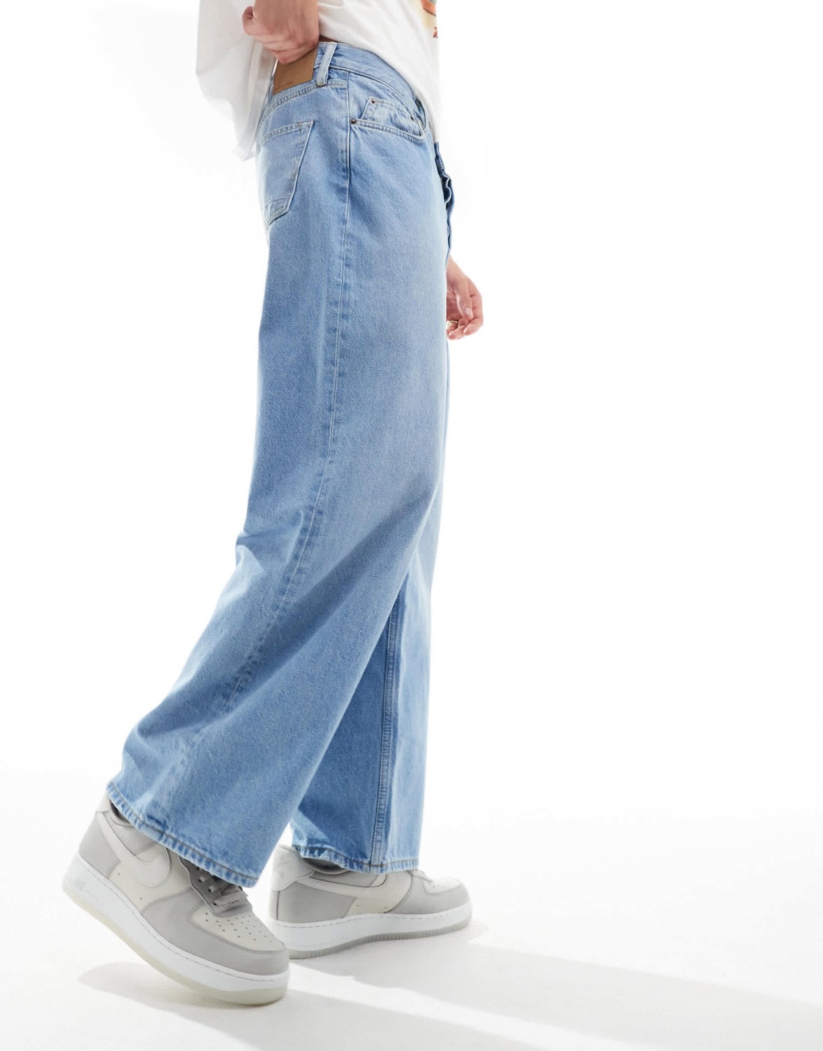 AllSaints Lenny straight leg jeans in light indigo - ASOS Sample Sale EU Store
