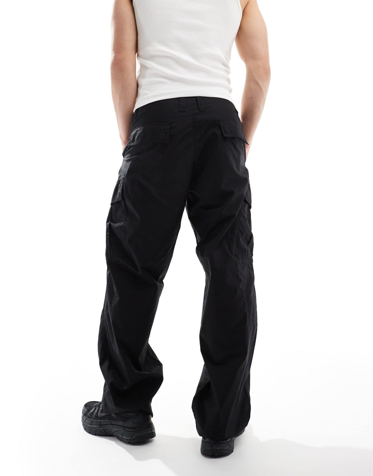 AllSaints Verge straight leg cargo trousers in black - ASOS Sample Sale EU Store