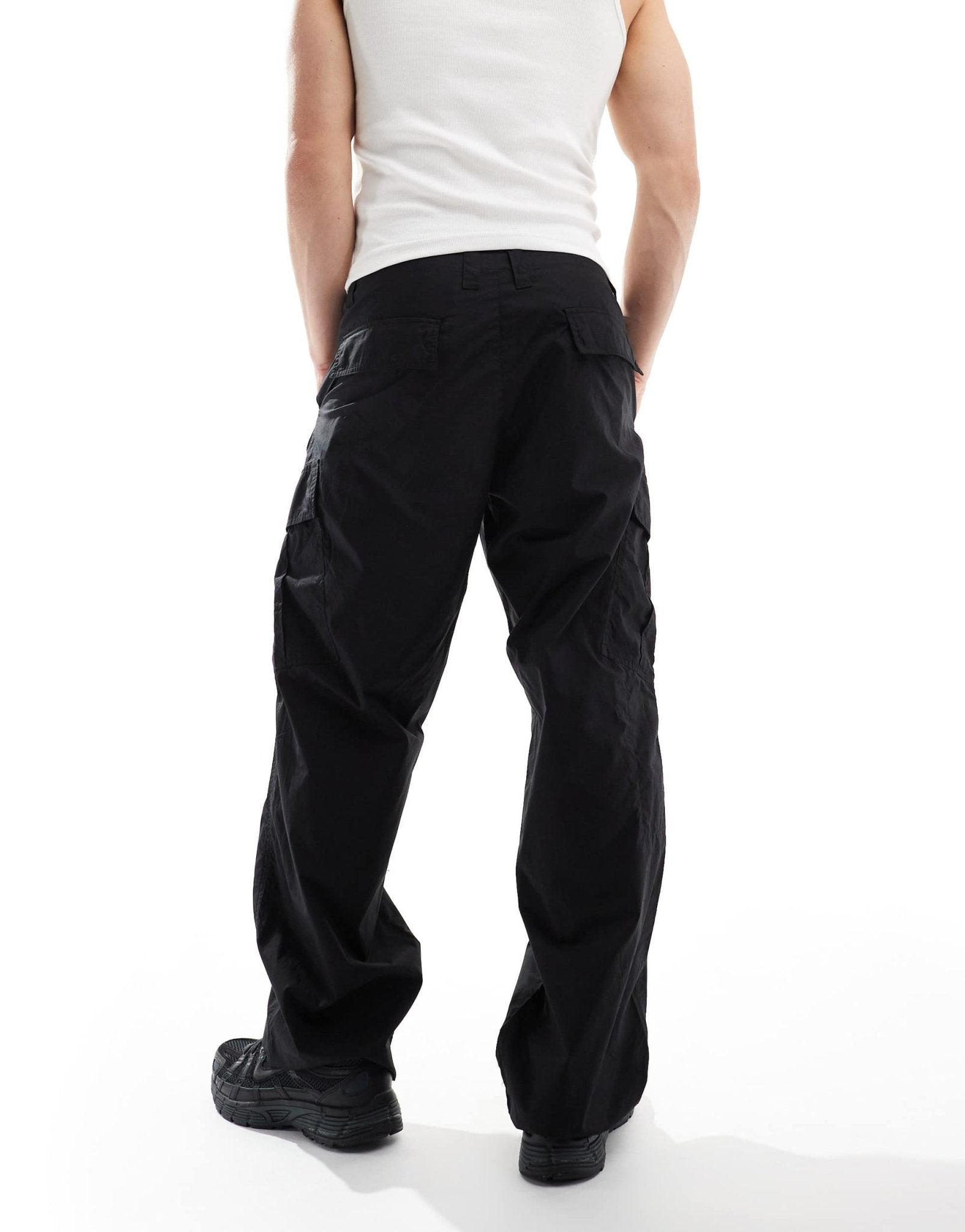 AllSaints Verge straight leg cargo trousers in black - ASOS Sample Sale EU Store