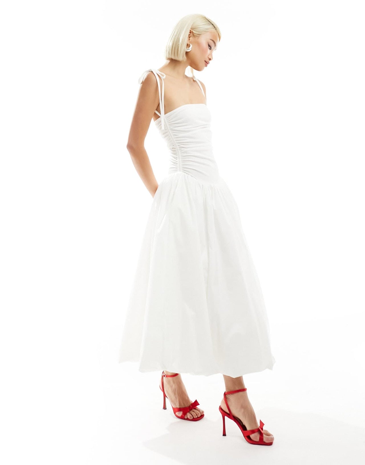 Amy Lynn Alexa shoulder tie puffball midi dress in white - ASOS Sample Sale EU Store