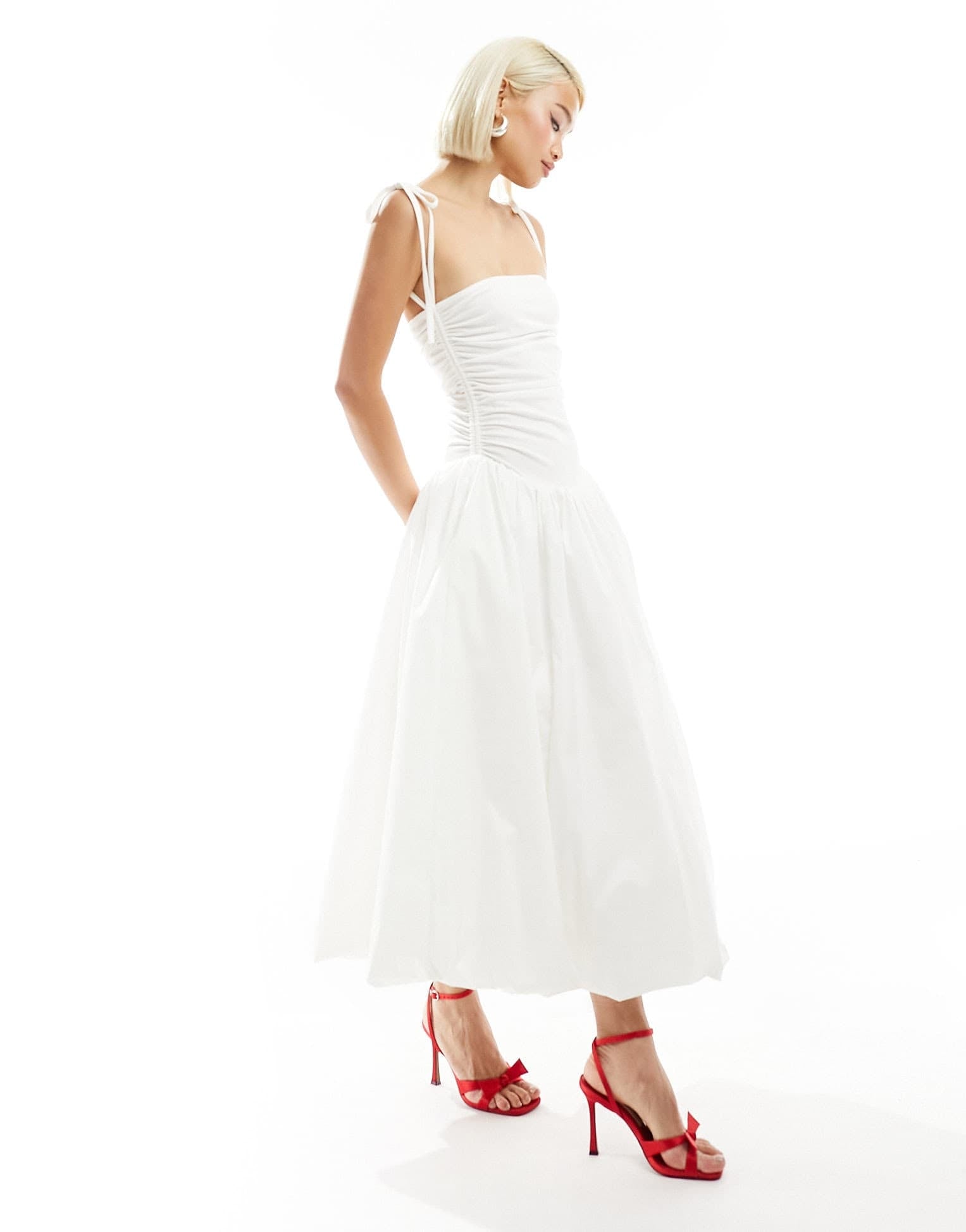 Amy Lynn Alexa shoulder tie puffball midi dress in white - ASOS Sample Sale EU Store