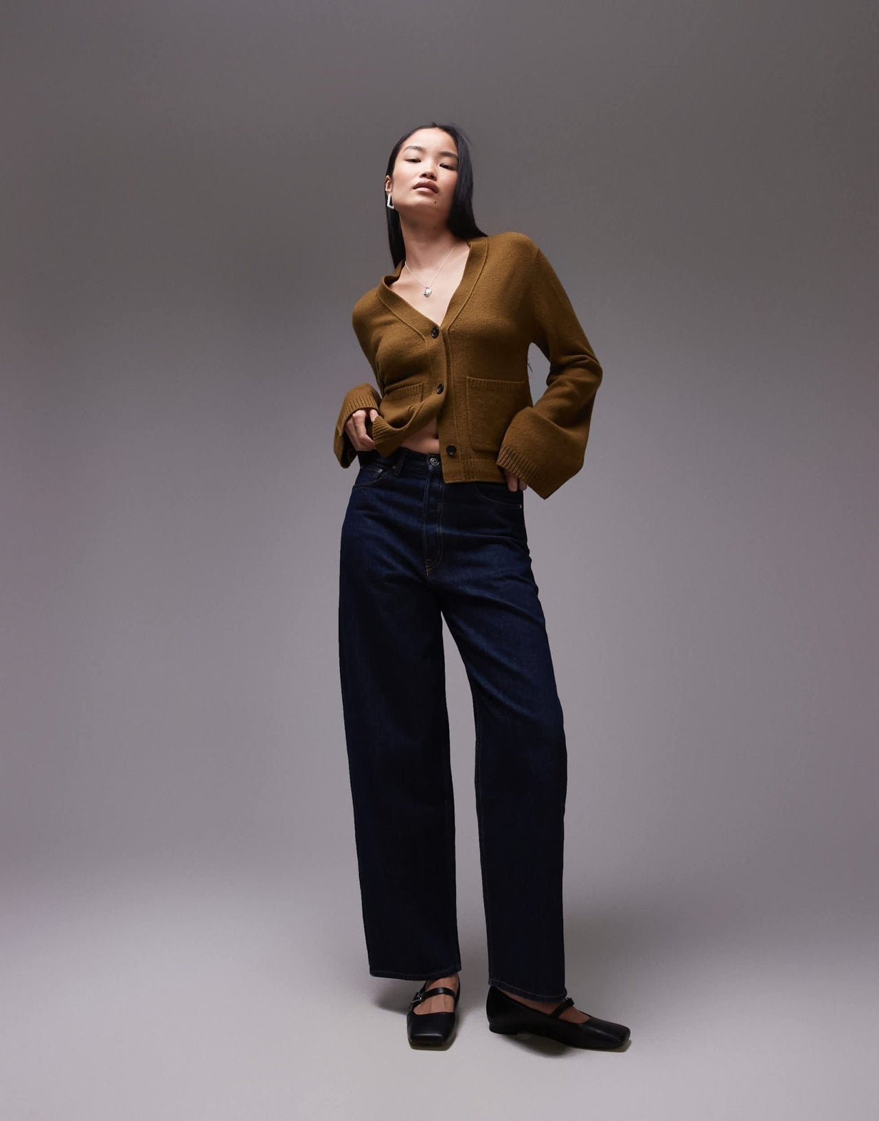 ARKET Amber barrel leg jeans in rinse wash blue - ASOS Sample Sale EU Store