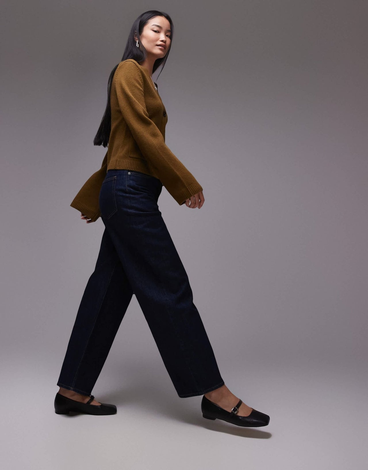ARKET Amber barrel leg jeans in rinse wash blue - ASOS Sample Sale EU Store