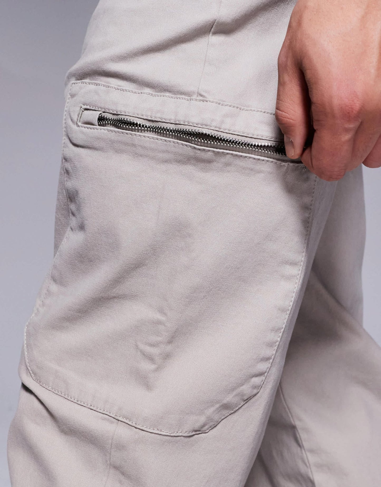 Armani Exchange cuffed cargo trouser in beige - ASOS Sample Sale EU Store