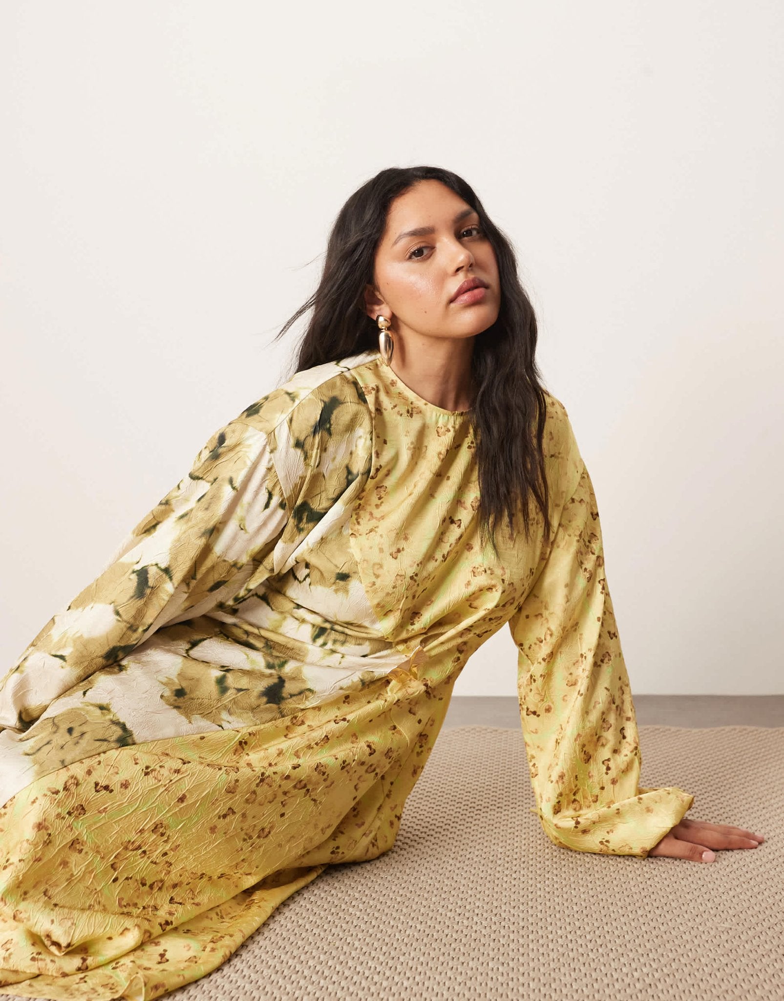ARRANGE Curve crinkle satin long sleeve midi dress with trim in colourblock floral print - ASOS Sample Sale EU Store