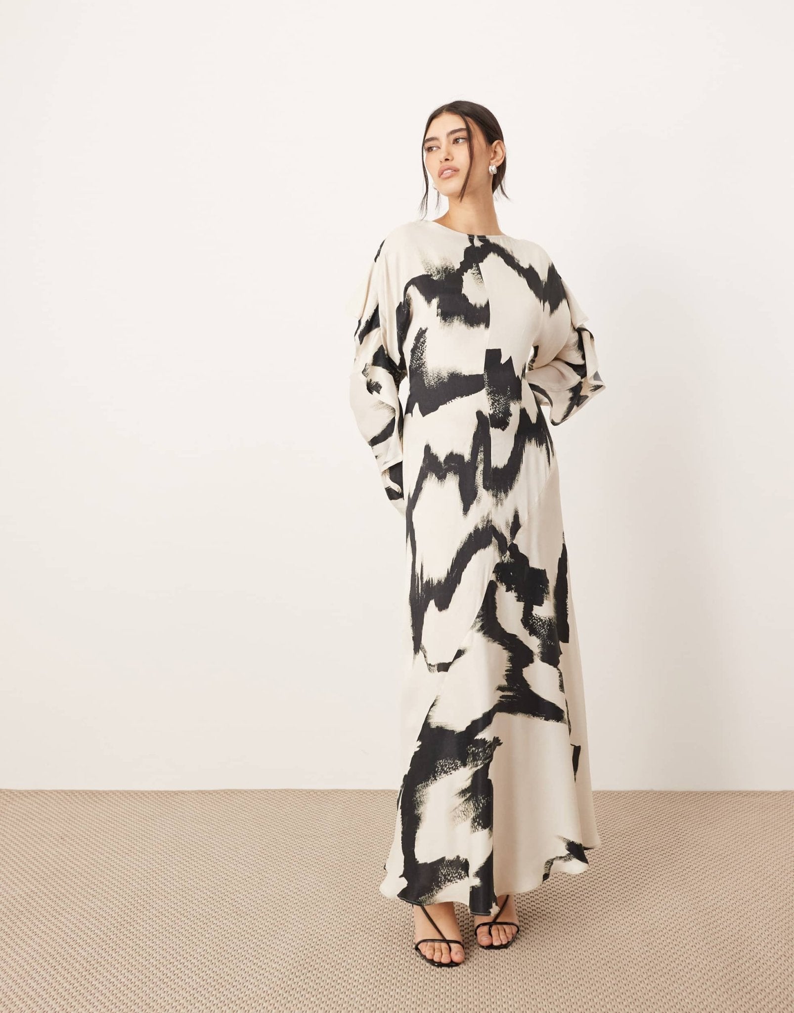 ARRANGE ruffle open back long sleeve maxi dress in mono abstract print - ASOS Sample Sale EU Store
