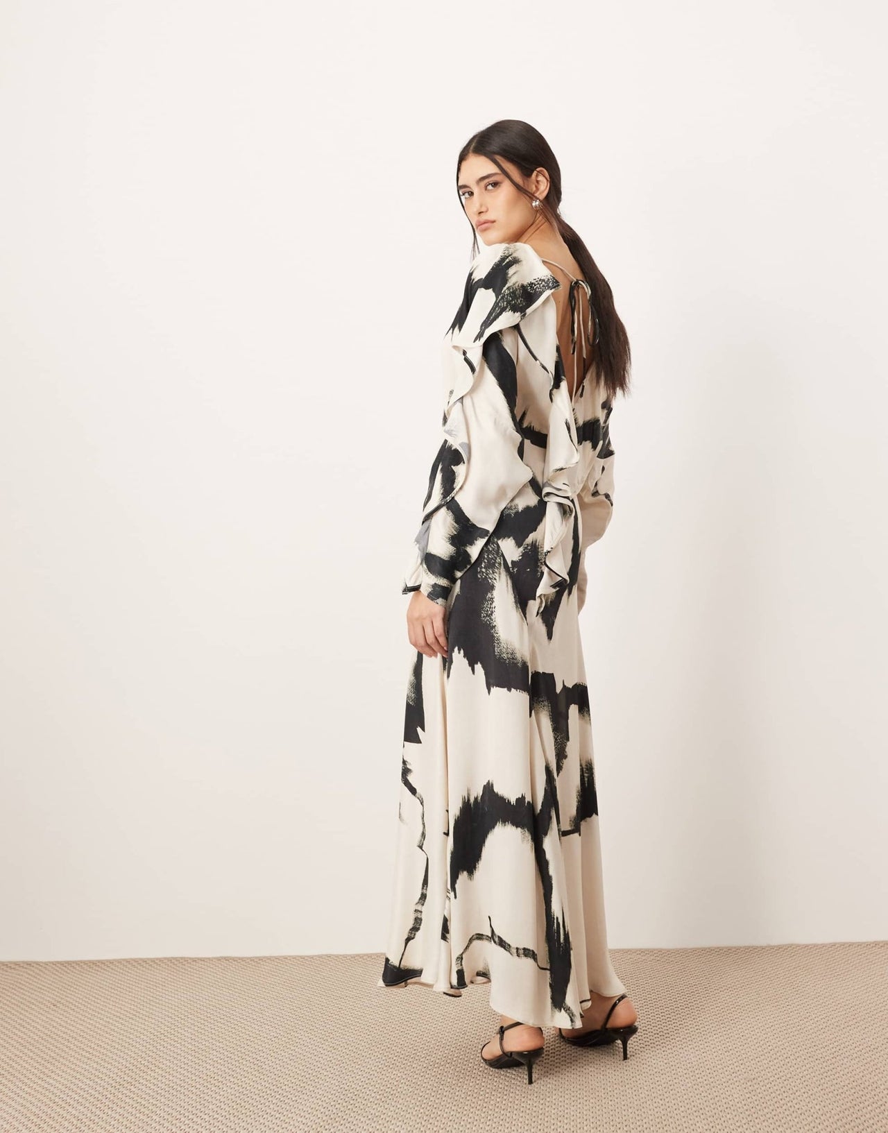 ARRANGE ruffle open back long sleeve maxi dress in mono abstract print - ASOS Sample Sale EU Store