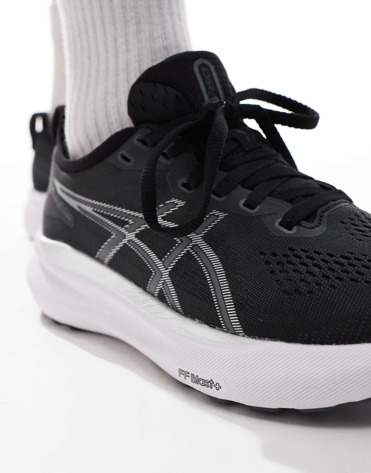 Asics Gel - Kayano 31 stability running trainers in black and silver - ASOS Sample Sale EU Store