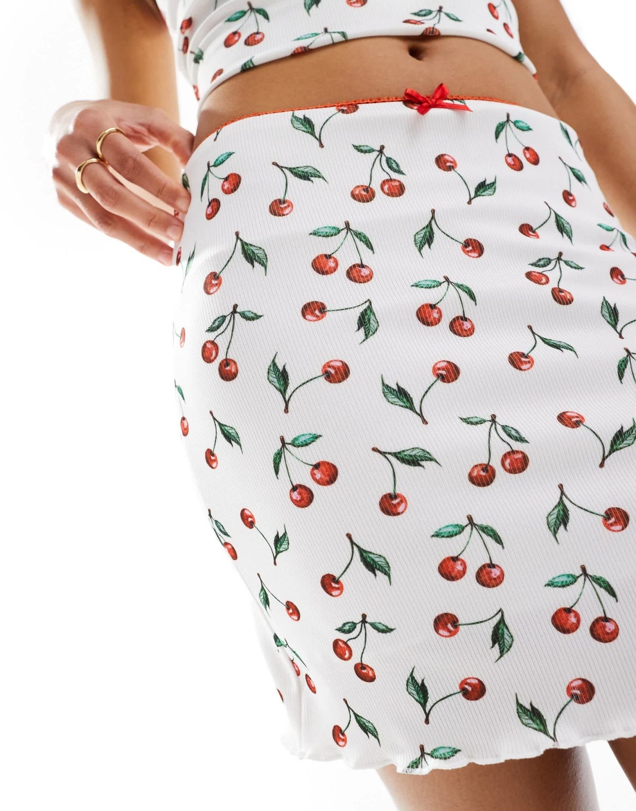 ASOS DEISGN mini skirt in red cherry - ASOS Sample Sale EU Store