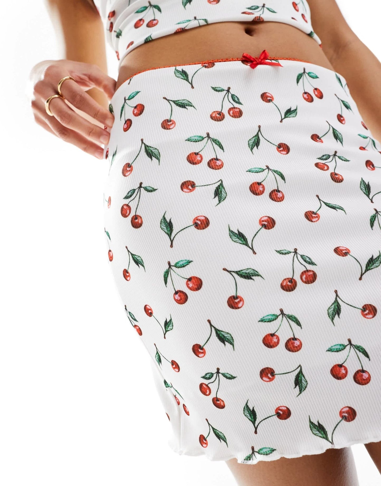ASOS DEISGN mini skirt in red cherry - ASOS Sample Sale EU Store