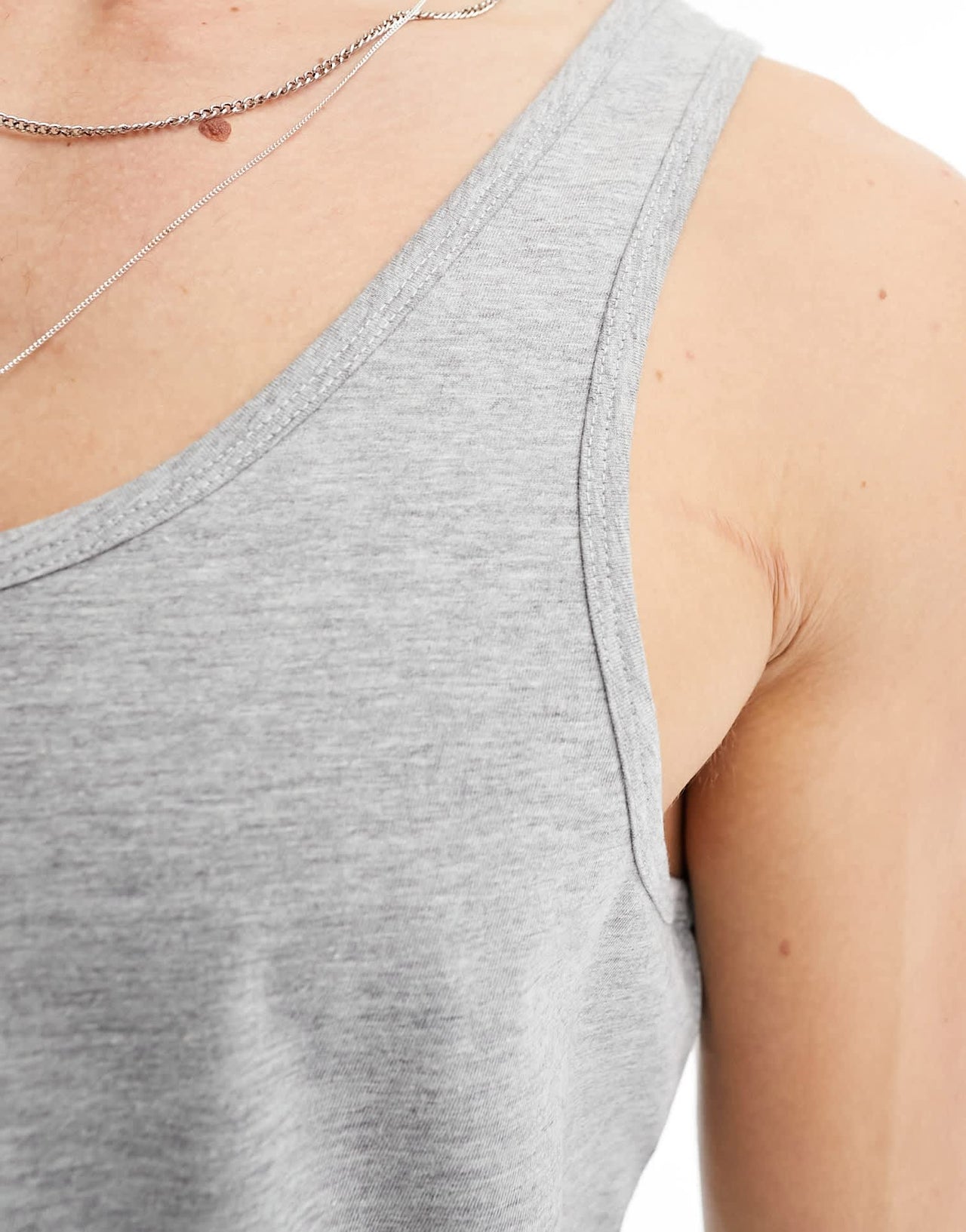 ASOS DESIGN 5 pack vests in multiple colours - ASOS Sample Sale EU Store