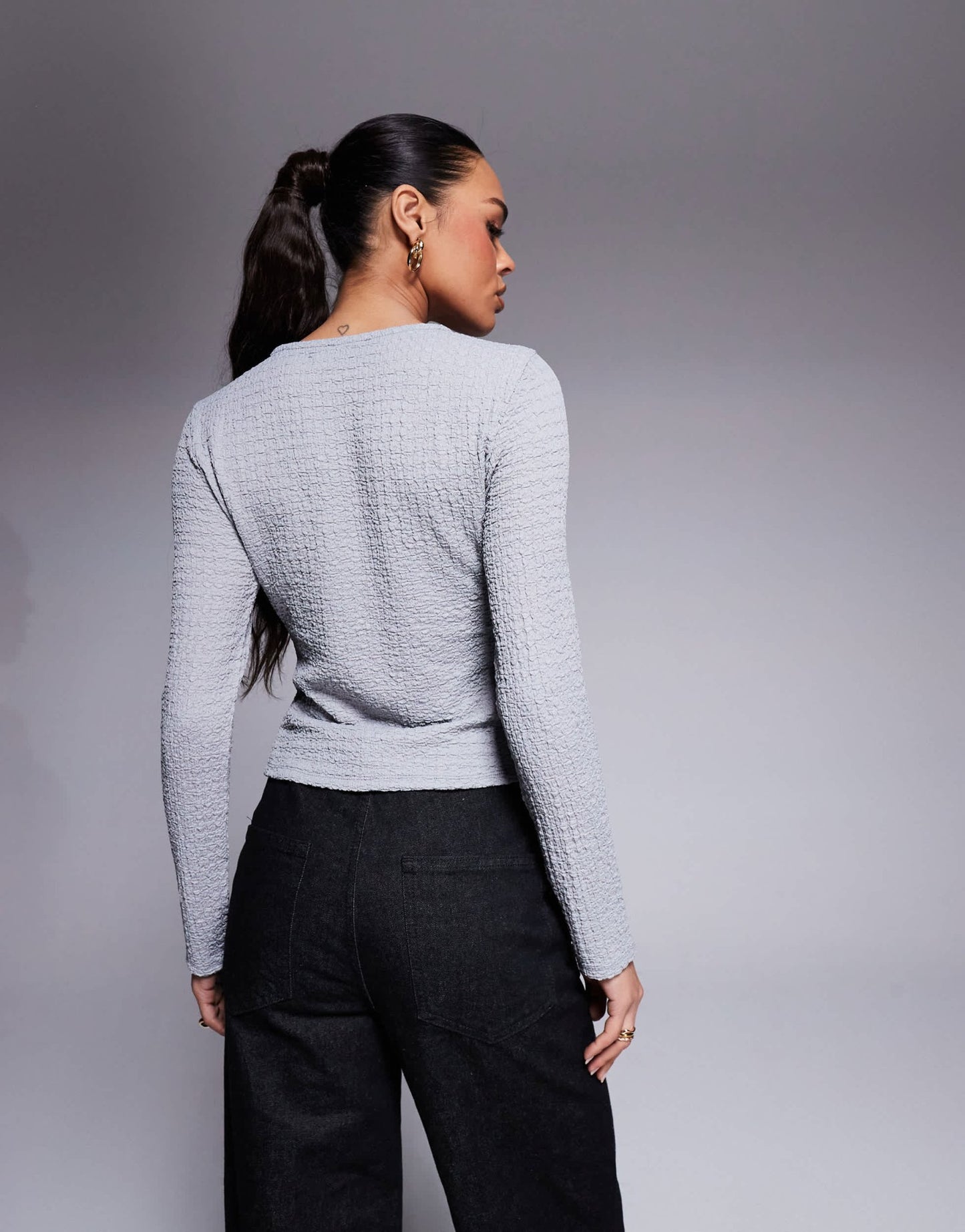 ASOS DESIGN ASOS DESIGN textured button through long sleeve t-shirt in silver grey - ASOS Sample Sale EU Store