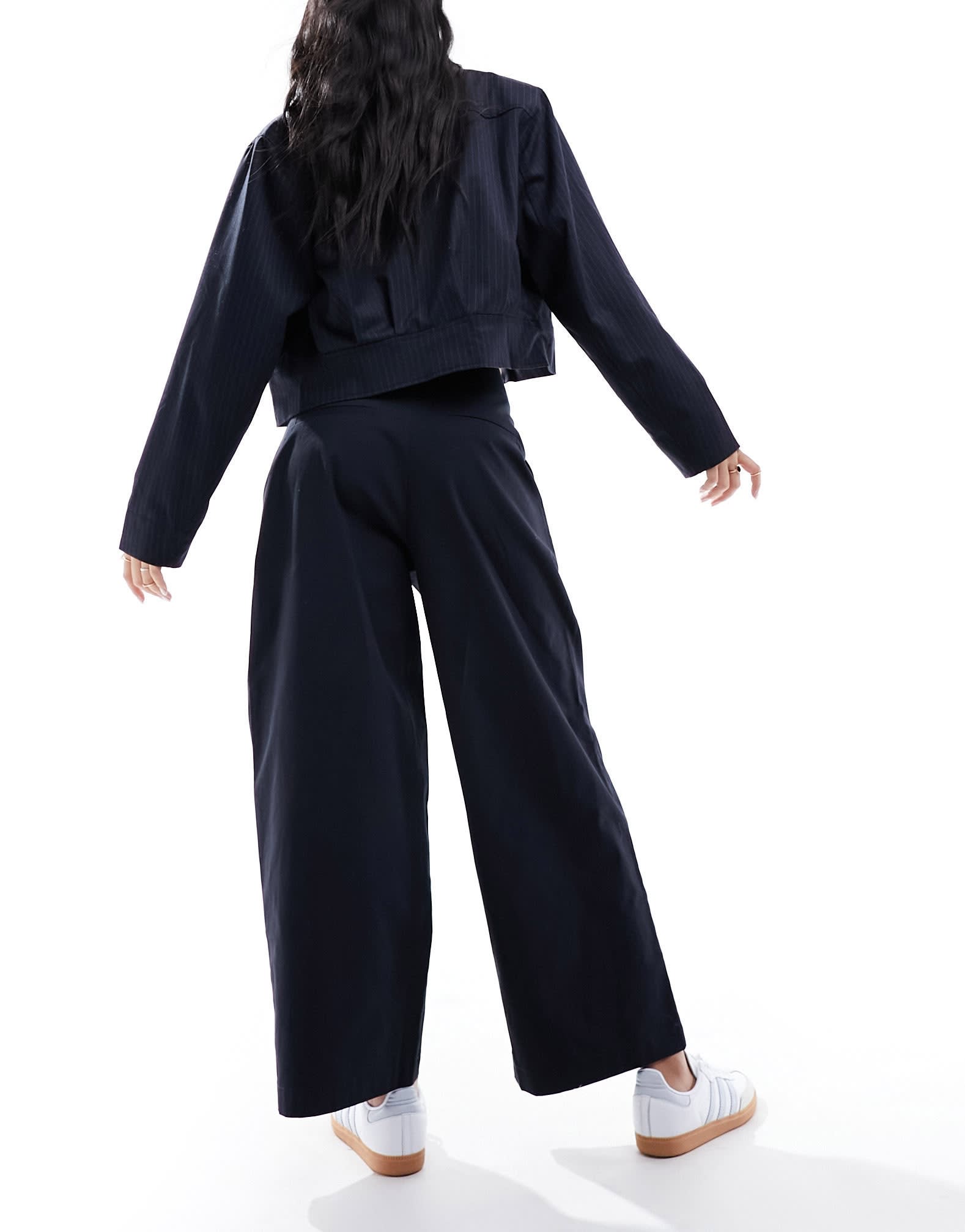 ASOS DESIGN barrel leg trousers in black - ASOS Sample Sale EU Store