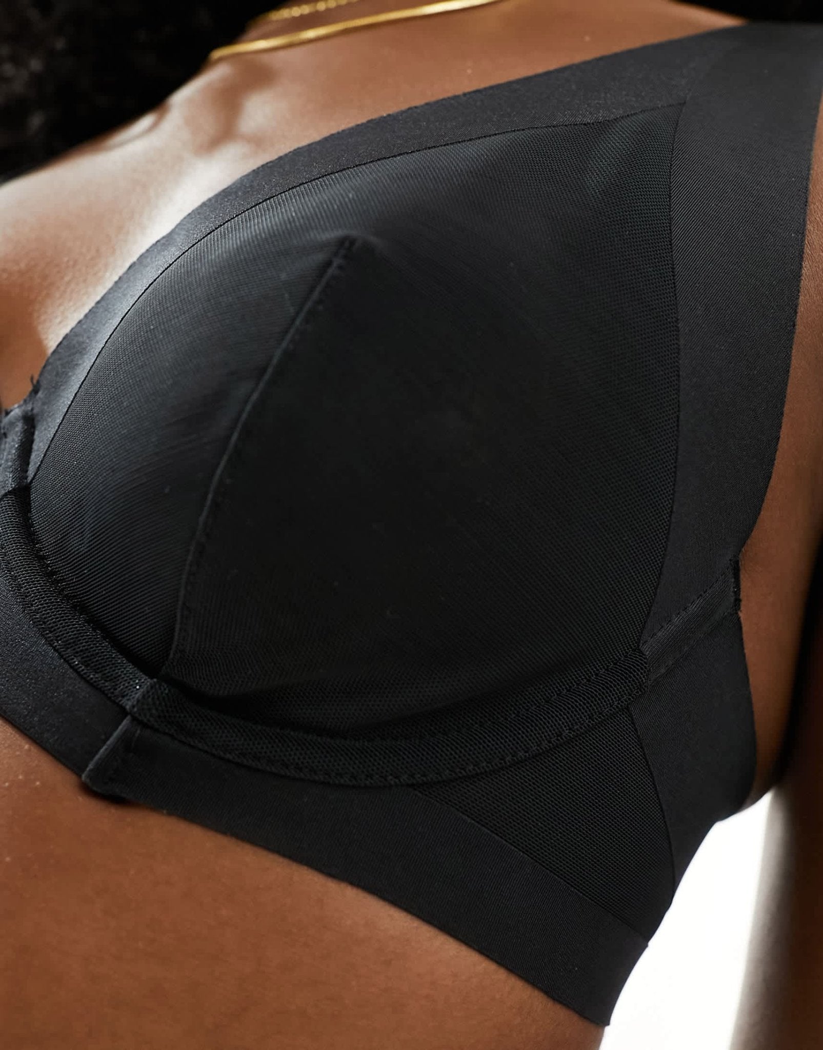 ASOS DESIGN bonded mesh high apex underwired bra in black - ASOS Sample Sale EU Store