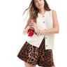 Pantalones cortos boxer ASOS DESIGN con estampado de leopardo
