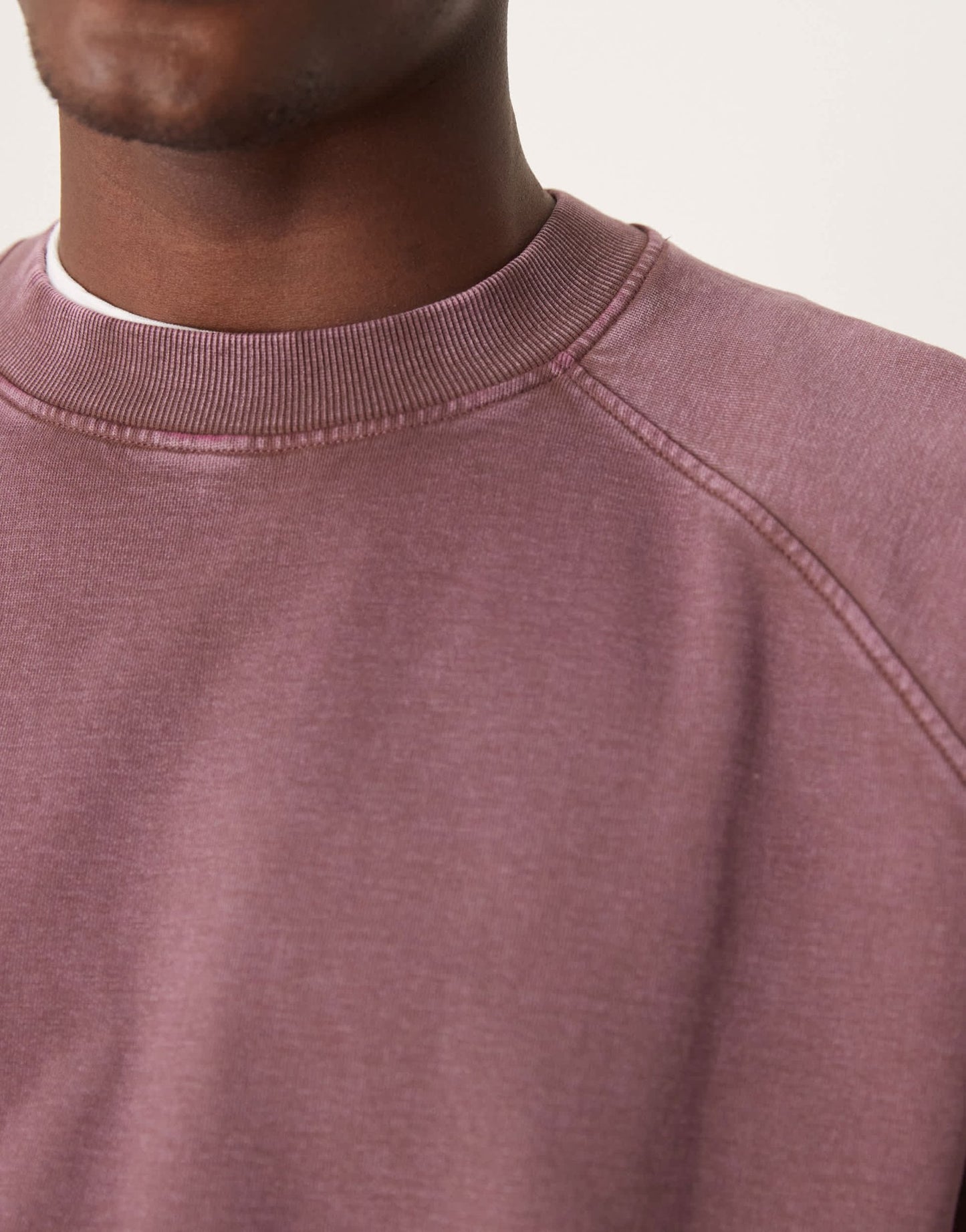 ASOS DESIGN boxy cropped sweatshirt with raglan sleeve detail in washed burgundy - ASOS Sample Sale EU Store