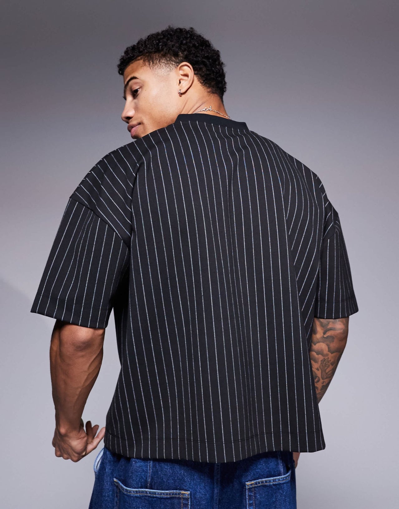 ASOS DESIGN boxy oversized t-shirt with dropped shoulder and sports graphic in black and white stripe - ASOS Sample Sale EU Store