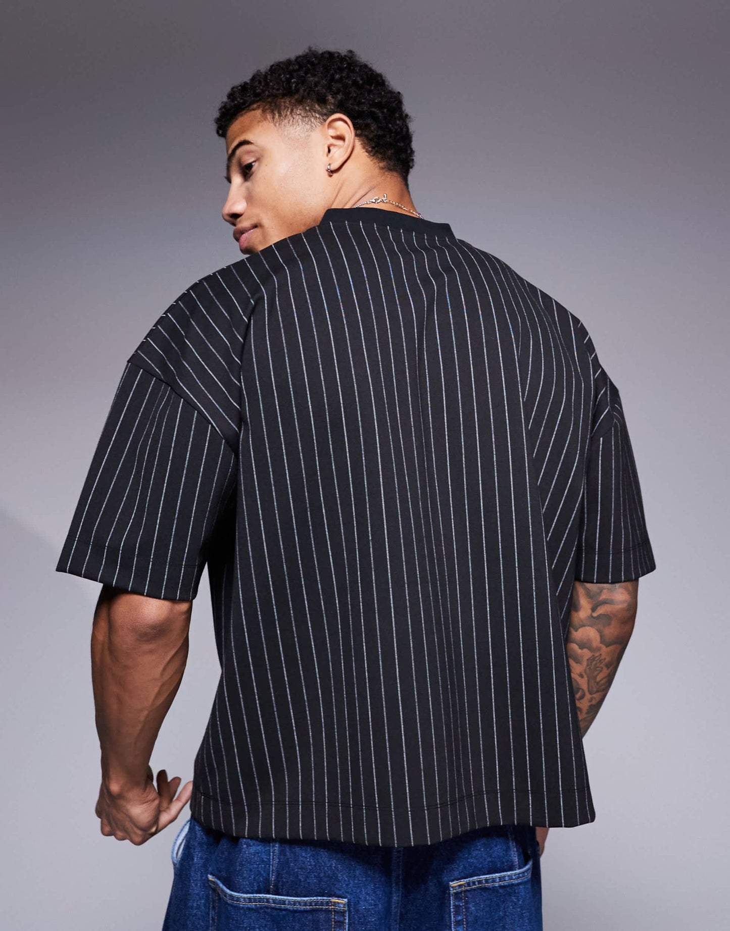 ASOS DESIGN boxy oversized t-shirt with dropped shoulder and sports graphic in black and white stripe - ASOS Sample Sale EU Store