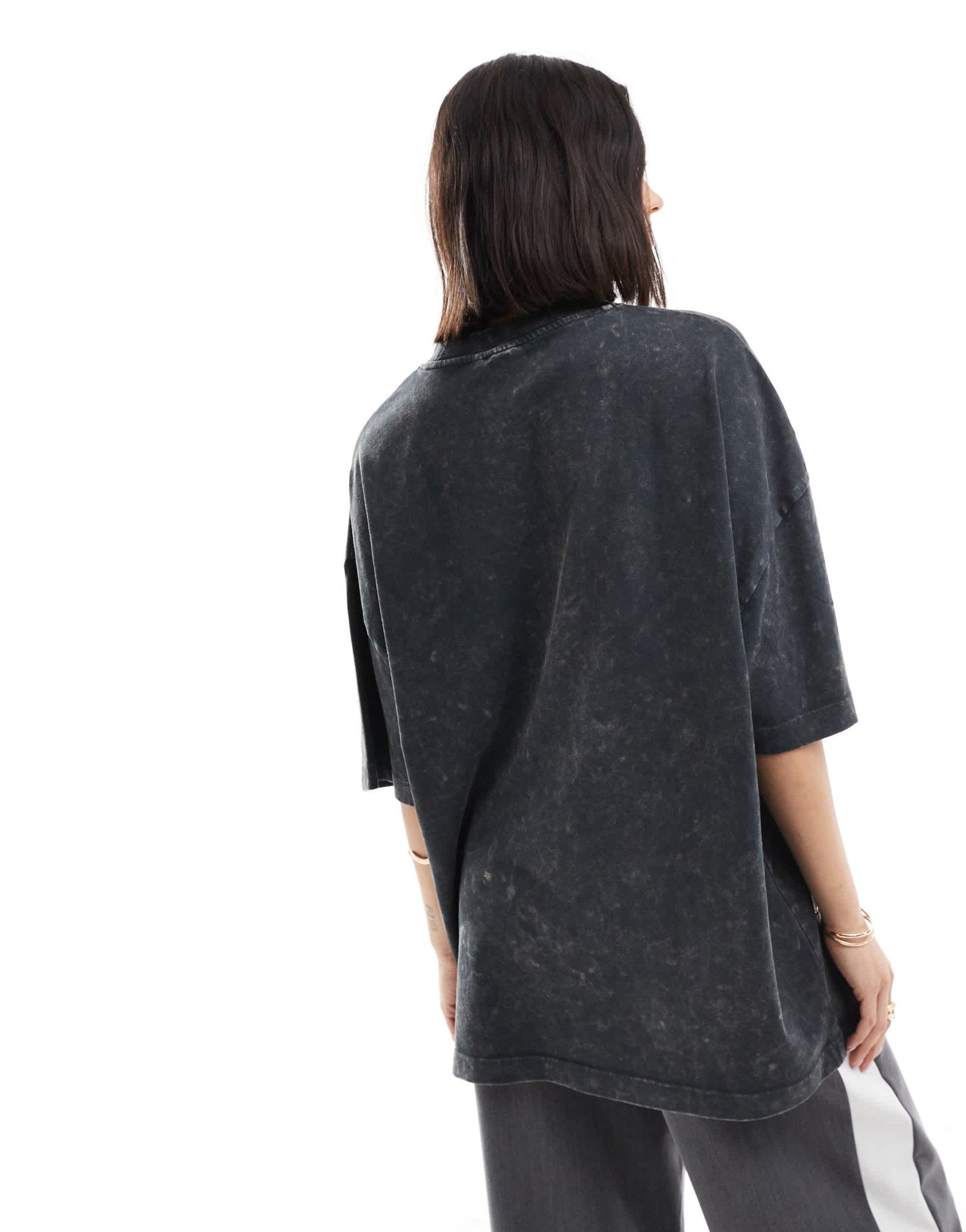 ASOS DESIGN boyfriend fit t-shirt with milano 06 graphic in washed charcoal - ASOS Sample Sale EU Store