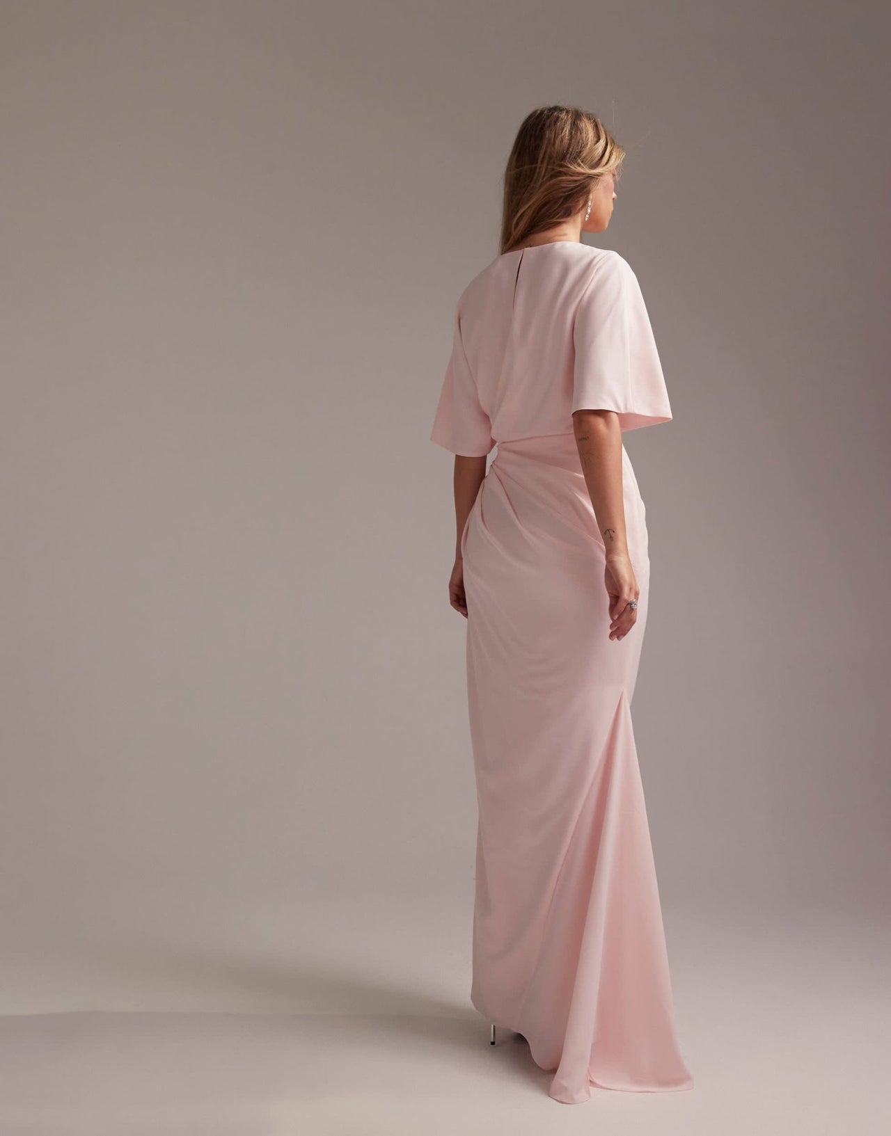 ASOS DESIGN Bridesmaids slash neck crepe t-shirt sleeve minimal drape maxi dress in soft pink - ASOS Sample Sale EU Store