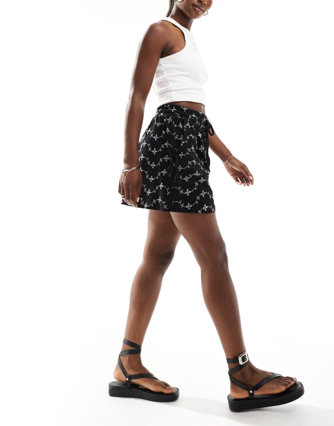 ASOS DESIGN broderie shorts with tie pockets in black/white - ASOS Sample Sale EU Store