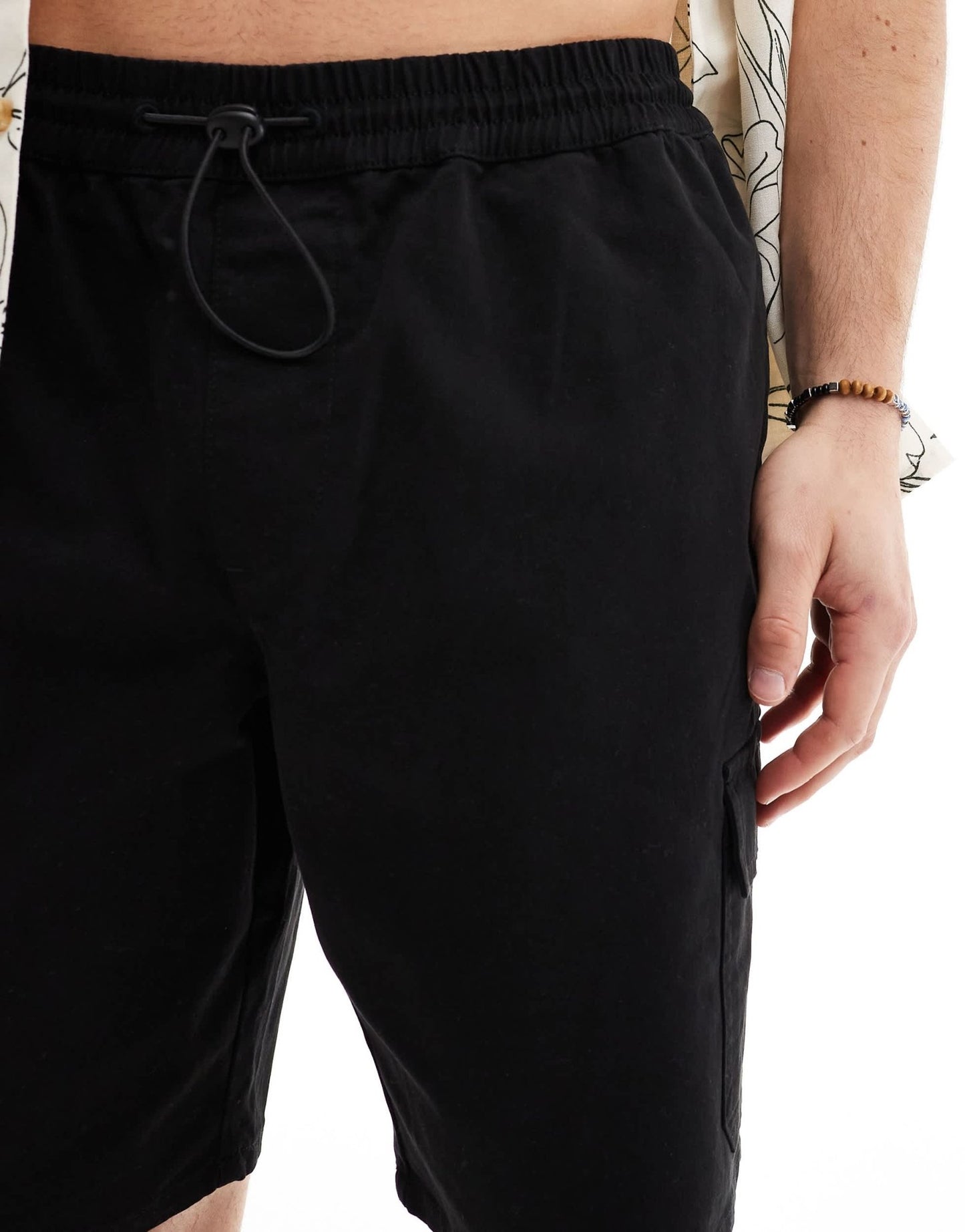 ASOS DESIGN cargo short in regular length in black - ASOS Sample Sale EU Store