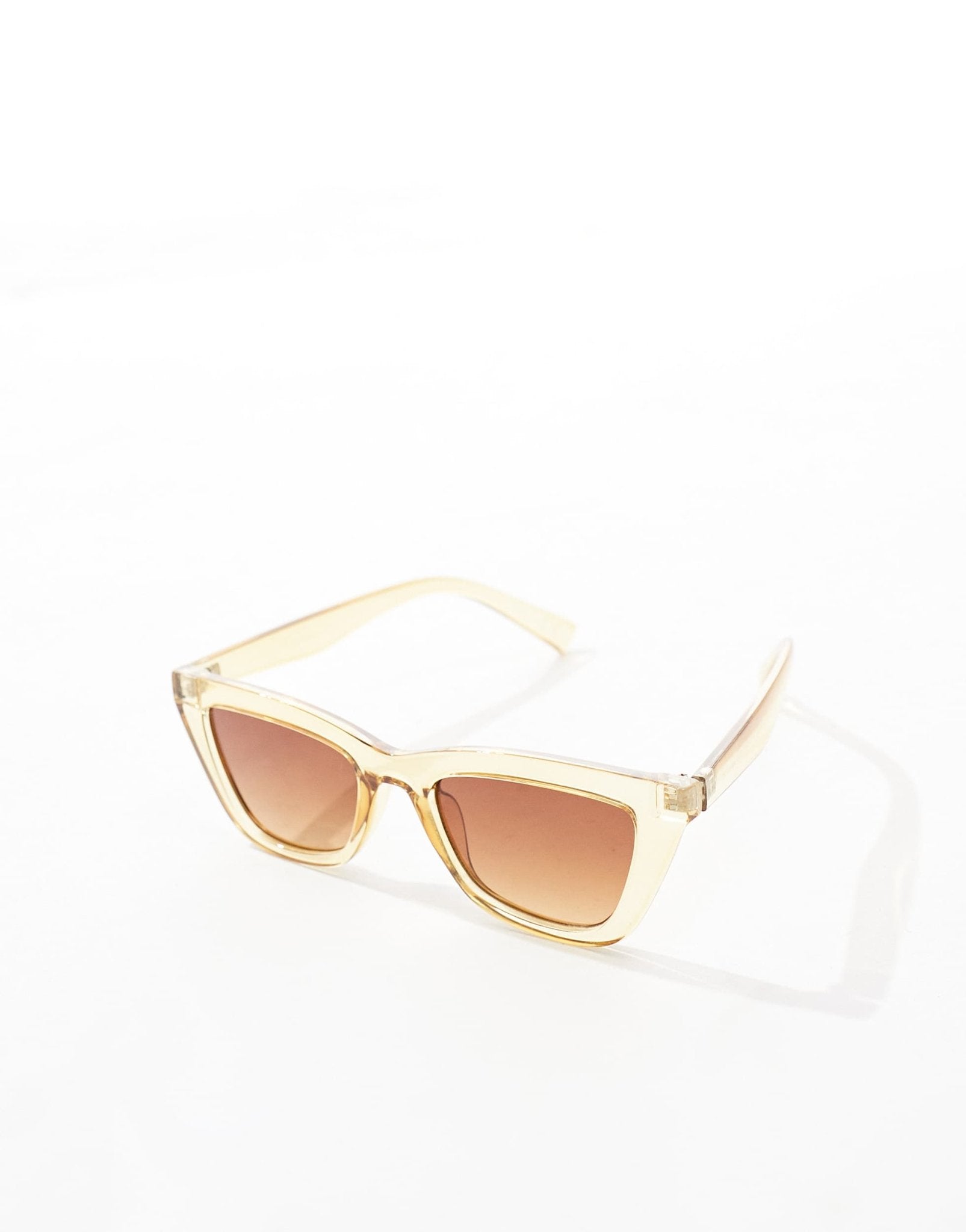 ASOS DESIGN cat eye sunglasses in crystal brown - ASOS Sample Sale EU Store