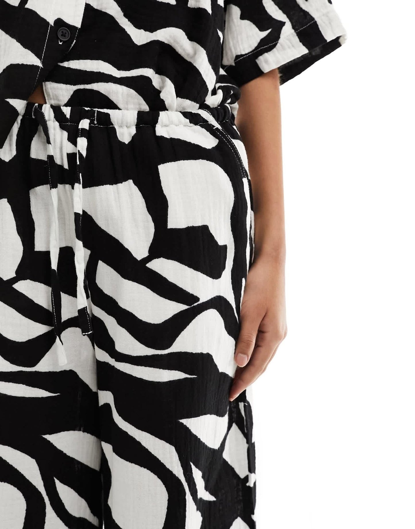 ASOS DESIGN cheesecloth tie waist wide pull on trouser in print - ASOS Sample Sale EU Store