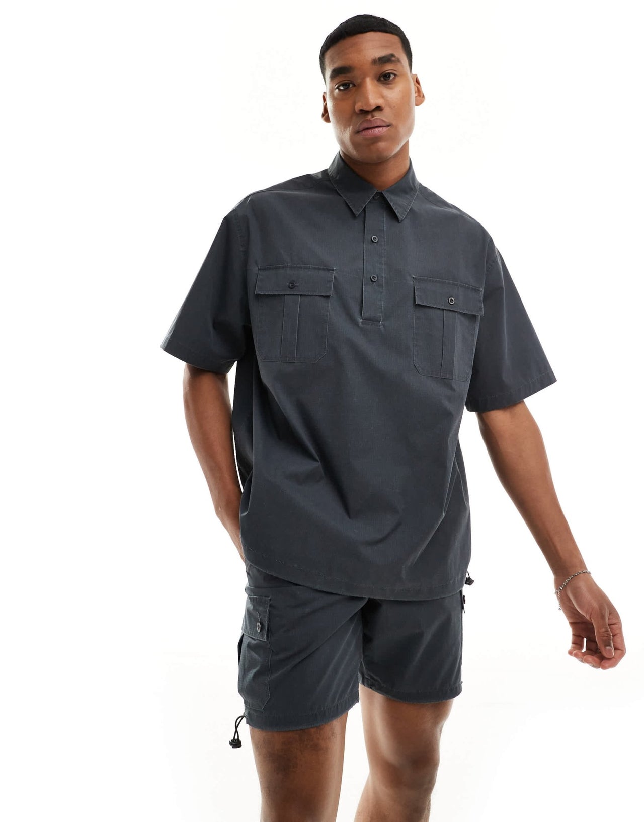 ASOS DESIGN co - ord overhead shirt with cargo pockets in charcoal - ASOS Sample Sale EU Store