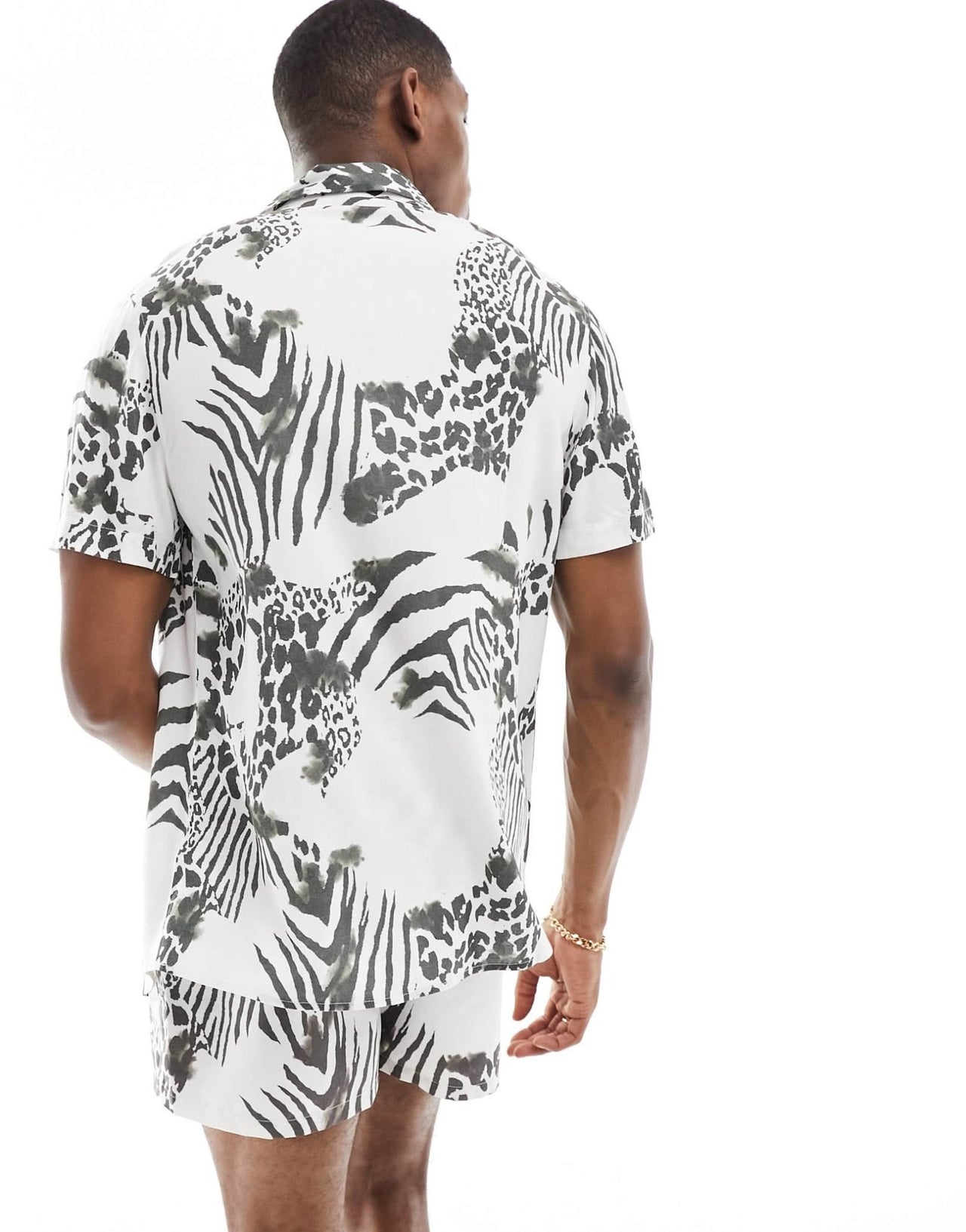 ASOS DESIGN co - ord regular shirt in animal print - ASOS Sample Sale EU Store