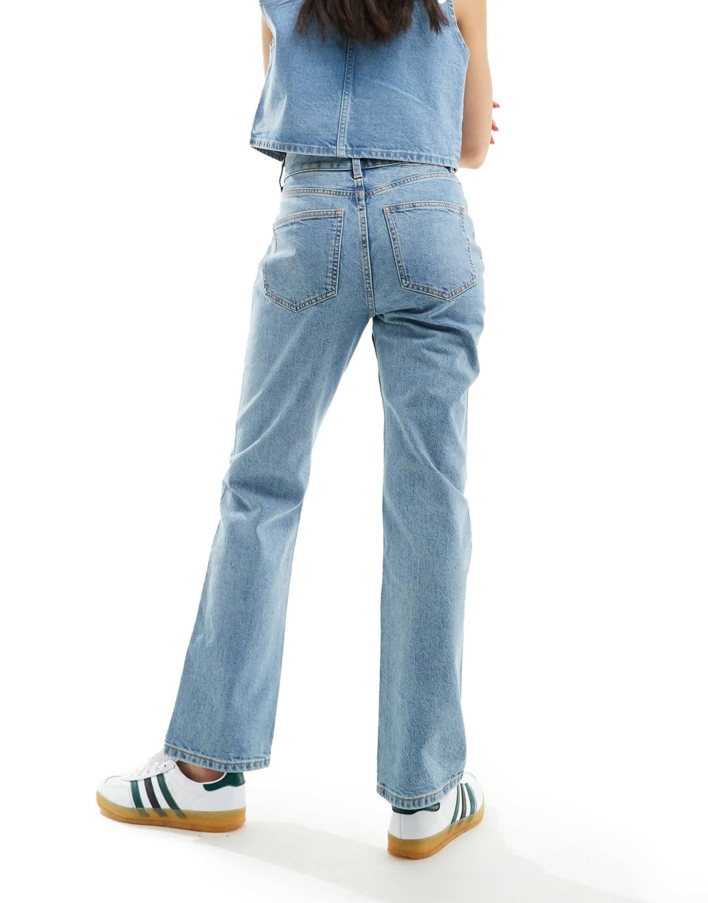 ASOS DESIGN comfort mid rise straight jeans in mid blue - ASOS Sample Sale EU Store