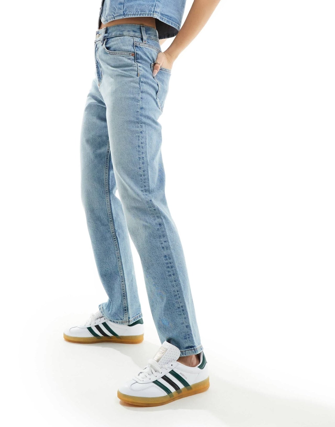 ASOS DESIGN comfort mid rise straight jeans in mid blue - ASOS Sample Sale EU Store