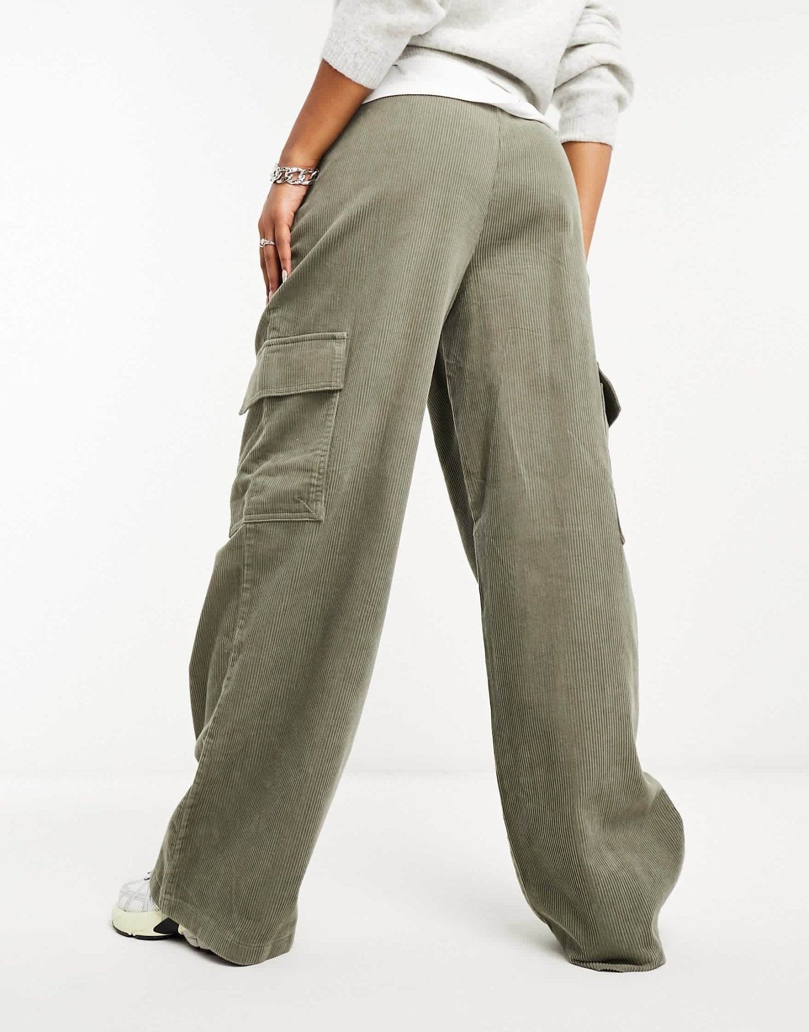 ASOS DESIGN cord pull on cargo trouser in khaki - ASOS Sample Sale EU Store