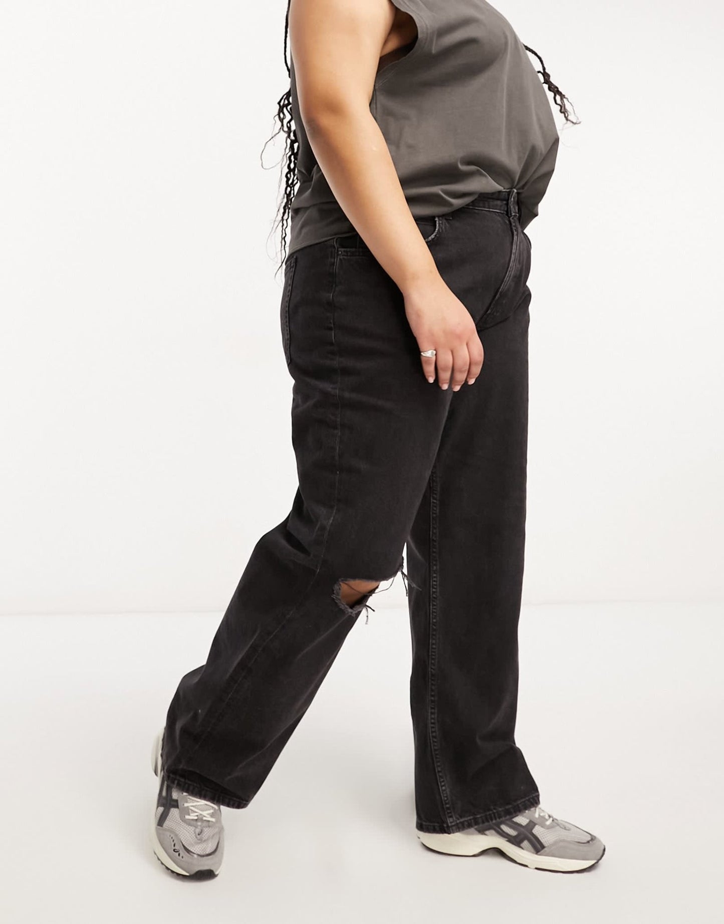 ASOS DESIGN Curve baggy jean in washed black with knee rips - ASOS Sample Sale EU Store