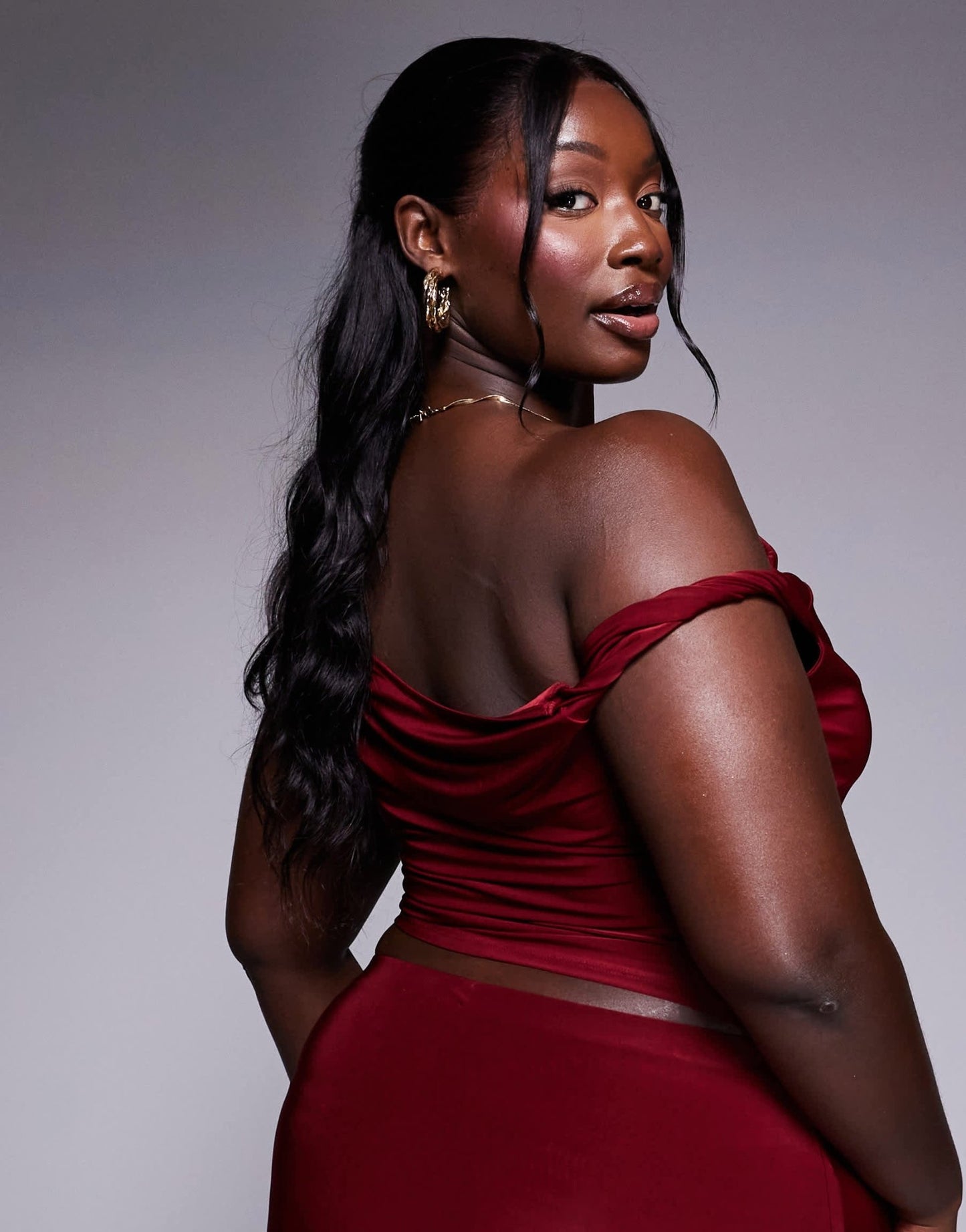 ASOS DESIGN Curve co - ord slinky twist off shoulder top in burgundy - ASOS Sample Sale EU Store
