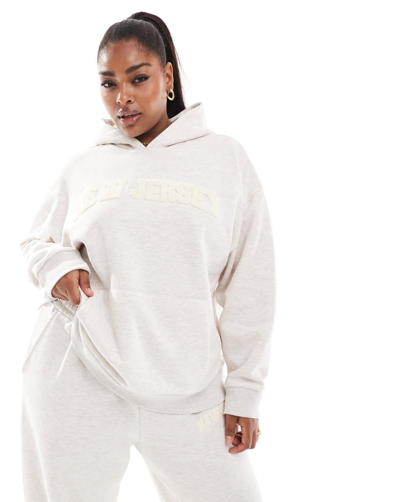 ASOS DESIGN Curve oversized hoodie co - ord with chenille New Jersey graphic in oatmeal marl - ASOS Sample Sale EU Store