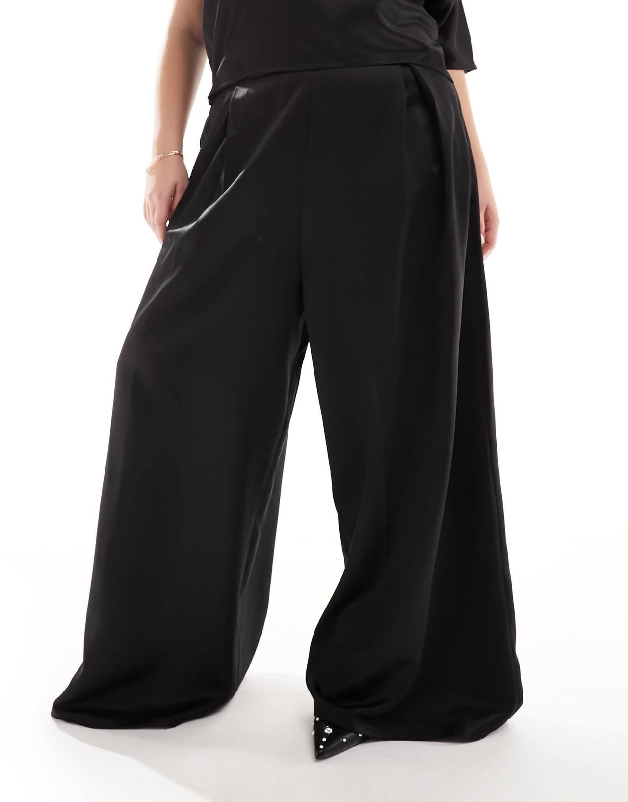ASOS DESIGN Curve satin wide leg trouser co - ord in black - ASOS Sample Sale EU Store