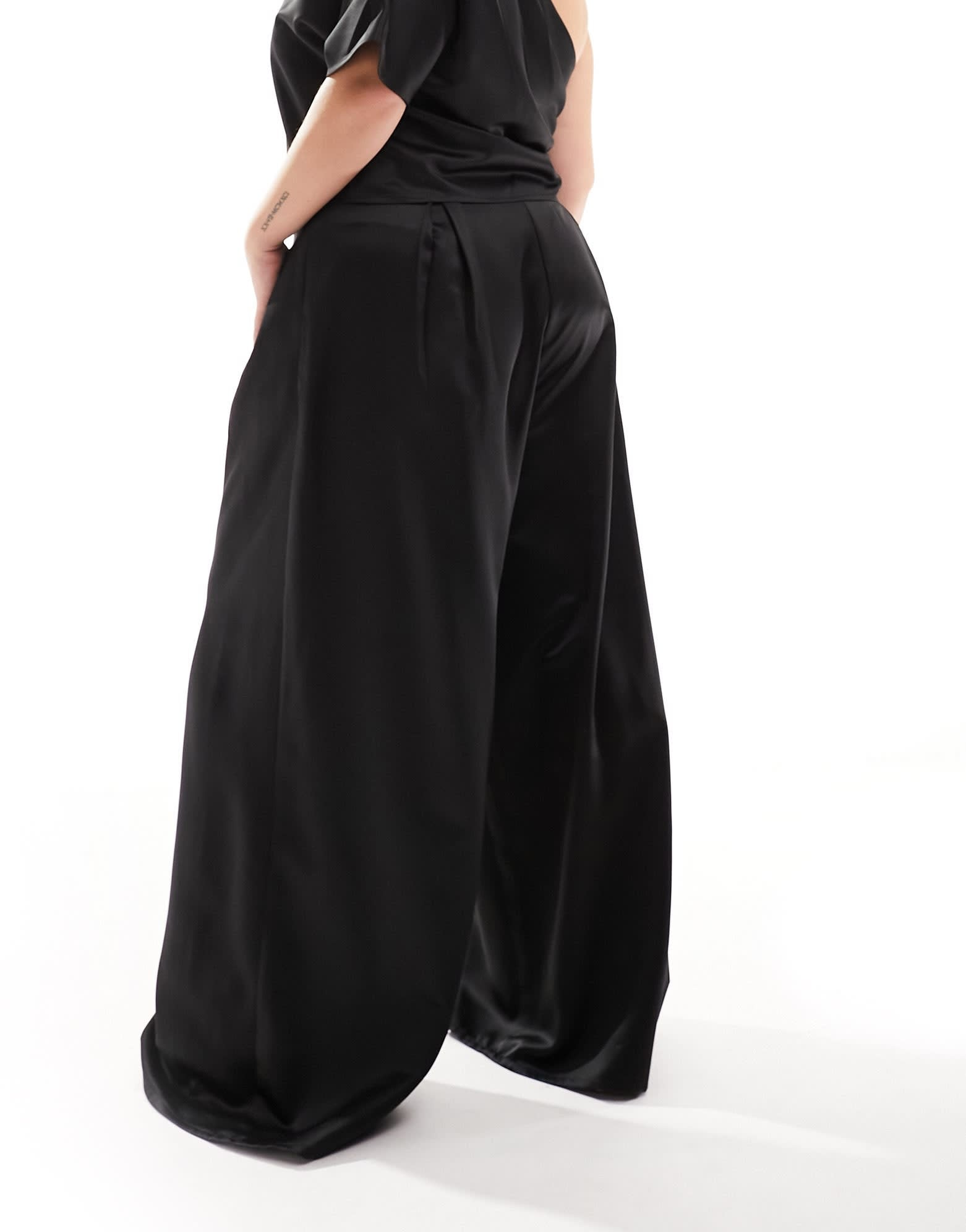 ASOS DESIGN Curve satin wide leg trouser co - ord in black - ASOS Sample Sale EU Store